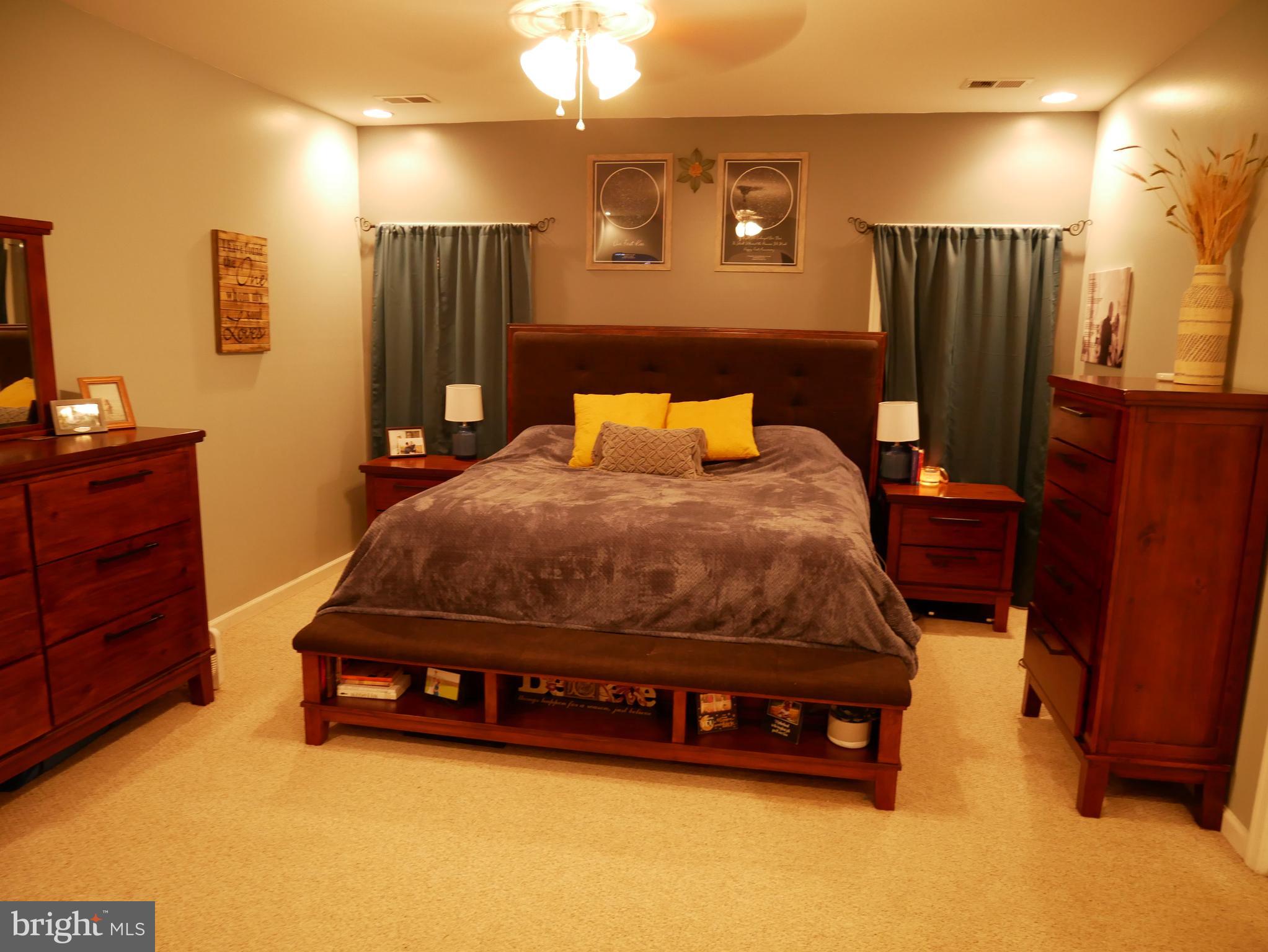 EDINBURG SQUARE - Residential