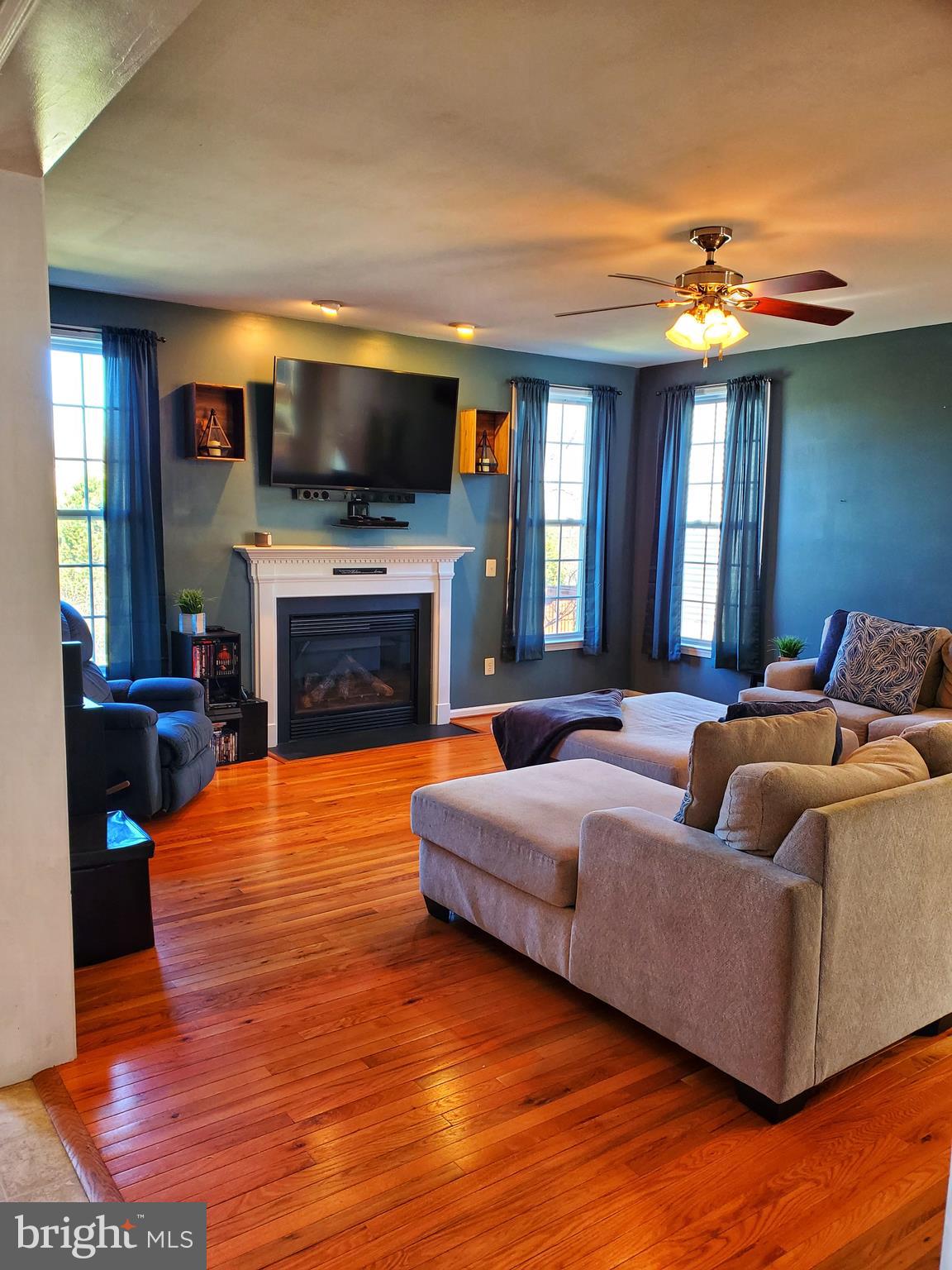 EDINBURG SQUARE - Residential