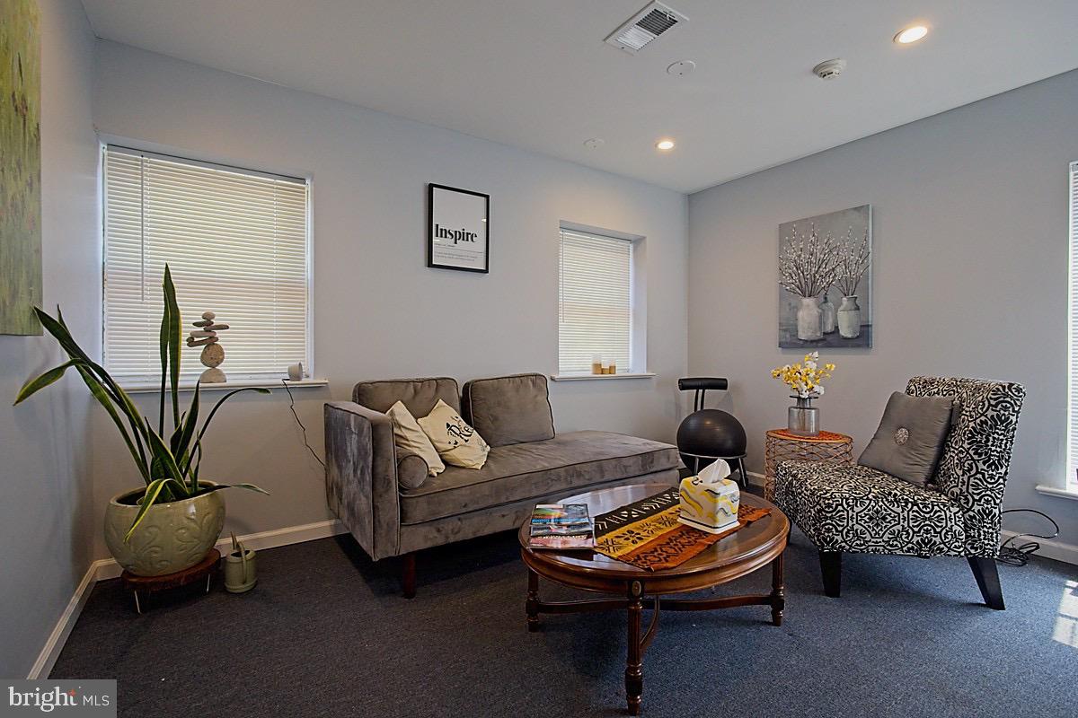 JENKINTOWN - Commercial Sale