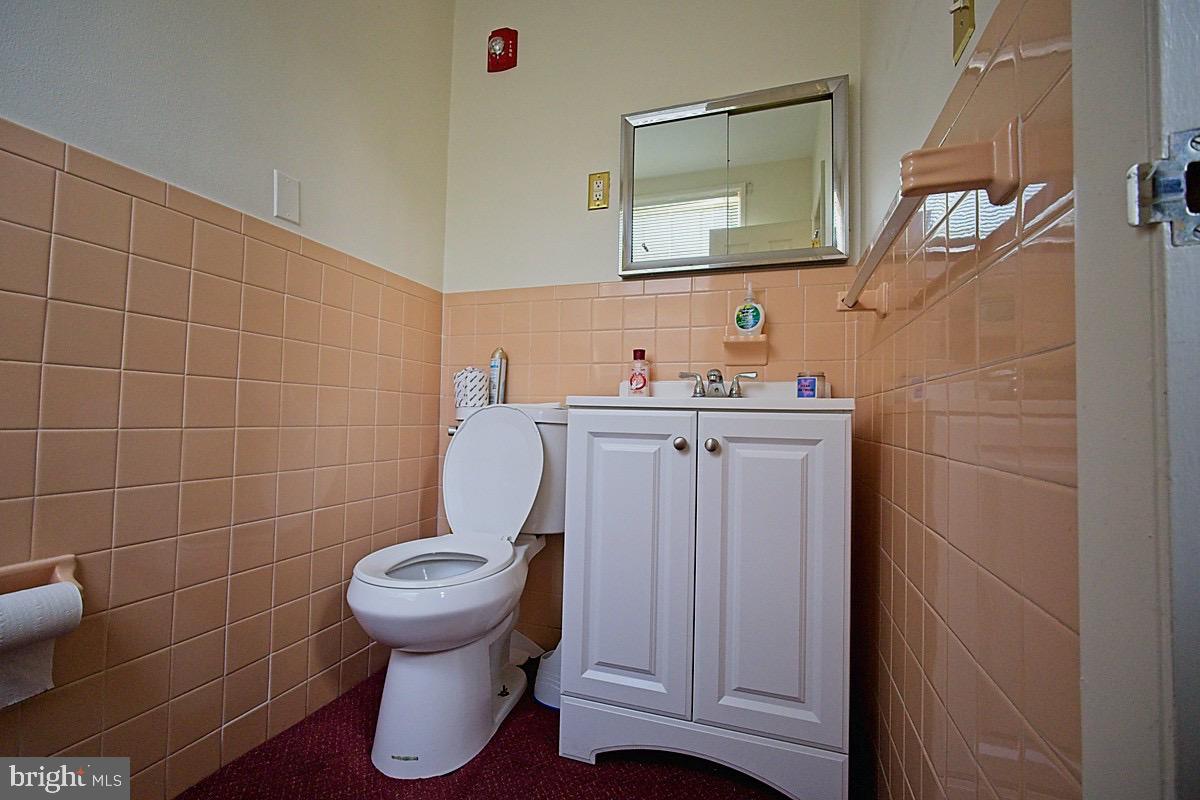 JENKINTOWN - Commercial Sale