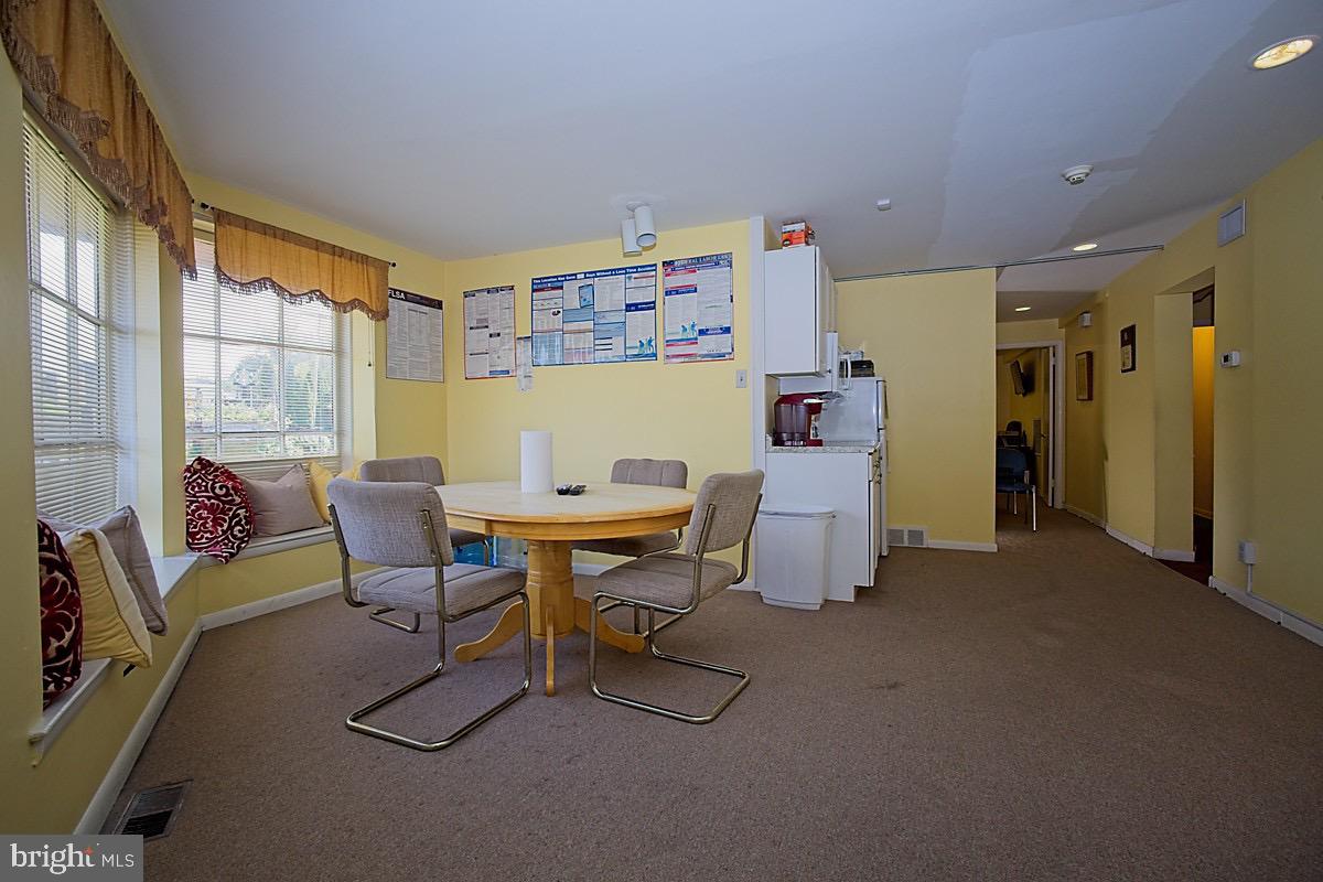 JENKINTOWN - Commercial Sale