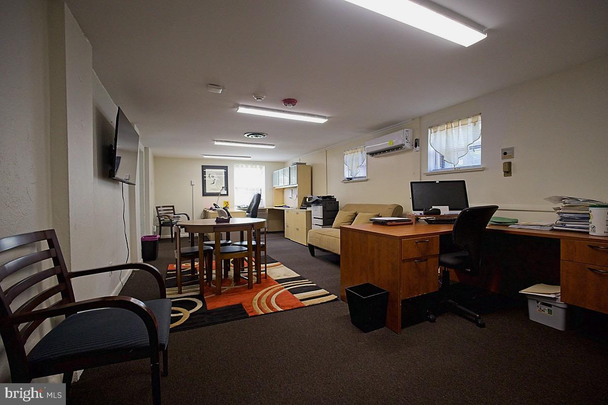 JENKINTOWN - Commercial Sale