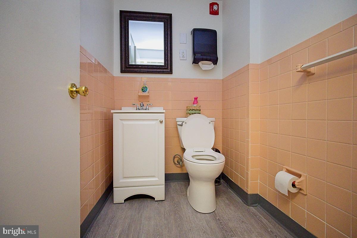 JENKINTOWN - Commercial Sale