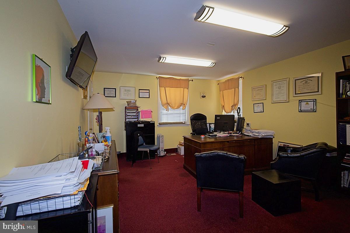 JENKINTOWN - Commercial Sale