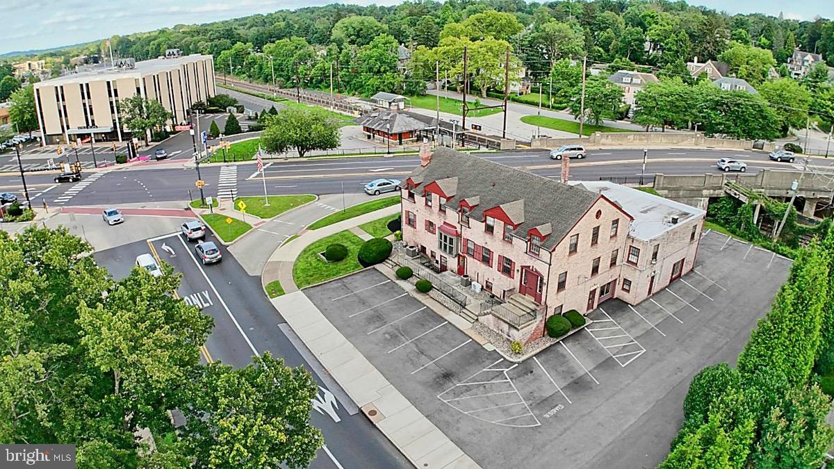 JENKINTOWN - Commercial Sale