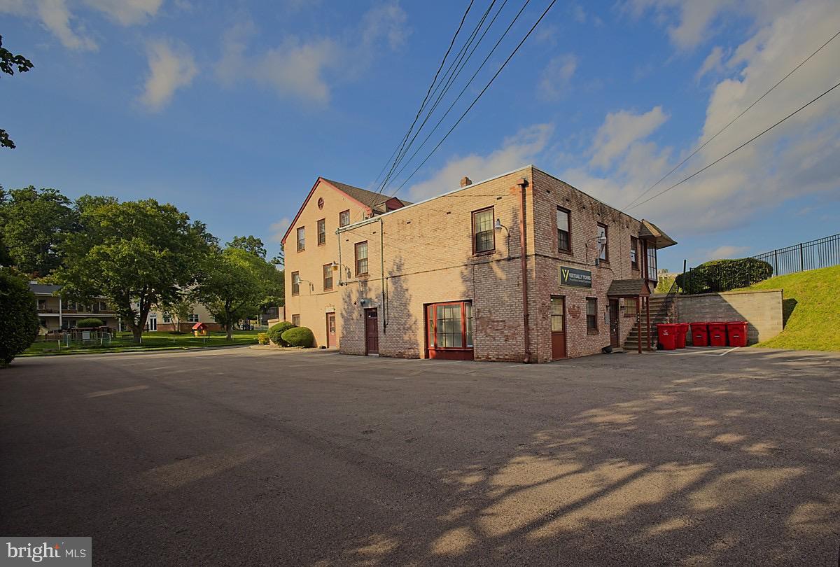 JENKINTOWN - Commercial Sale