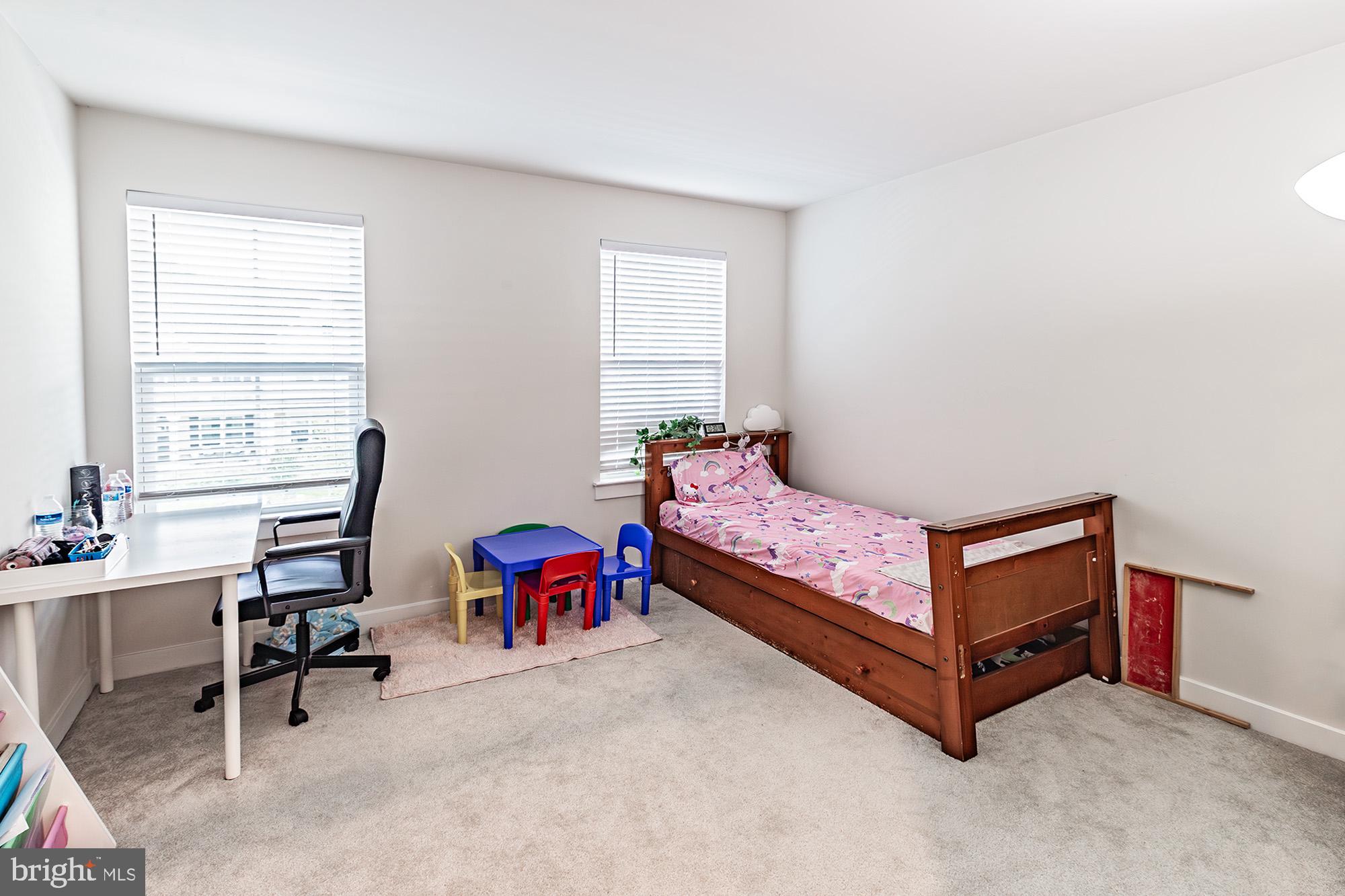 604 LONGLEAF DRIVE