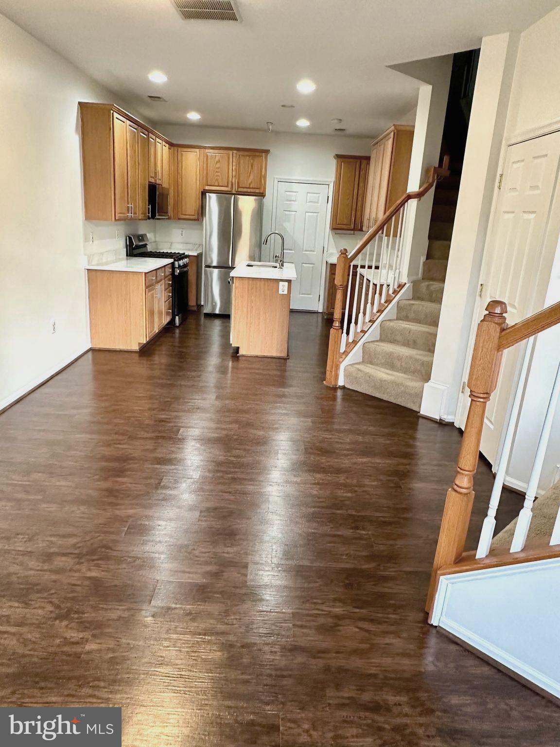 THE TOWNES CONDOMINIUM - Residential