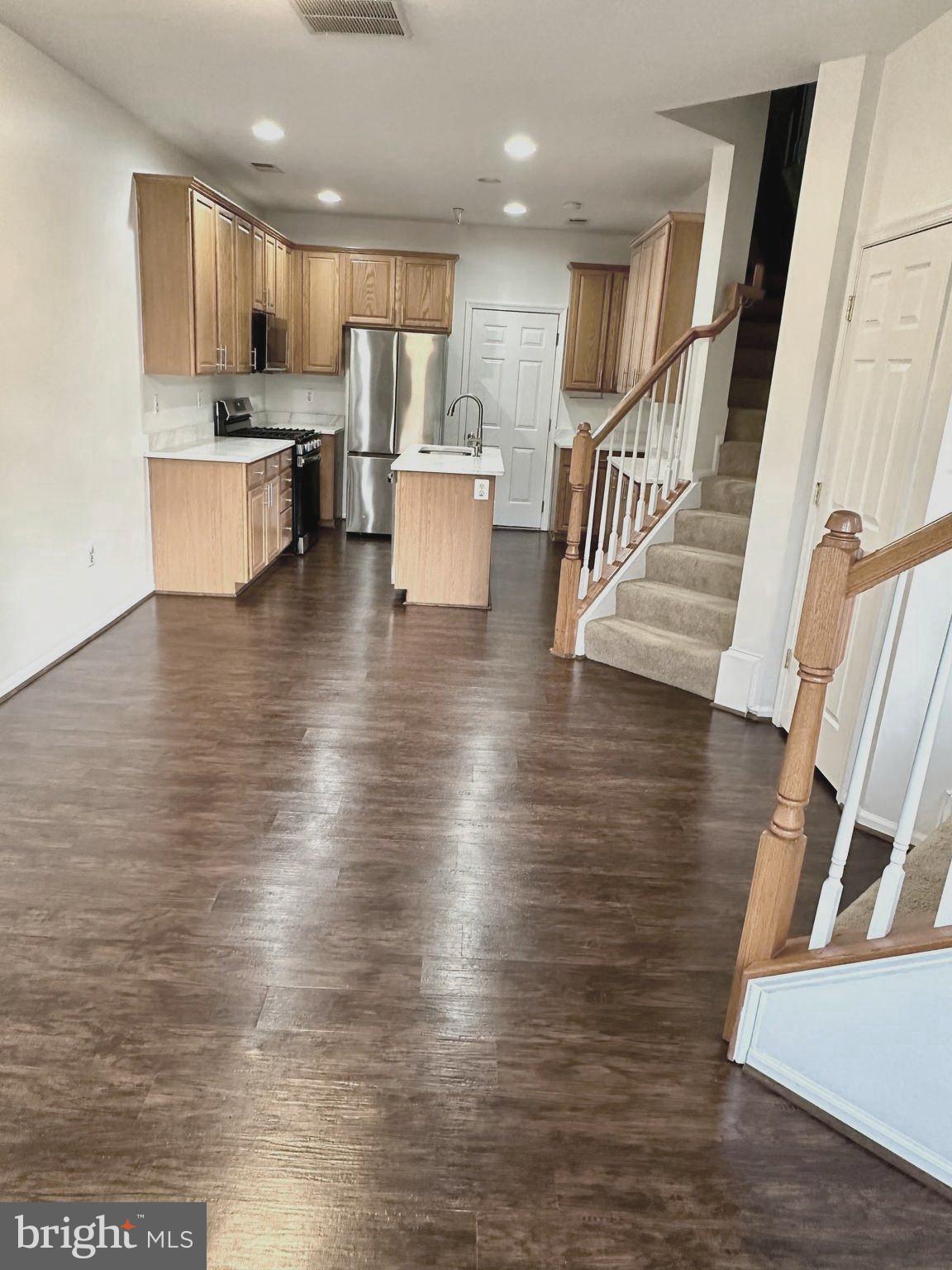 THE TOWNES CONDOMINIUM - Residential
