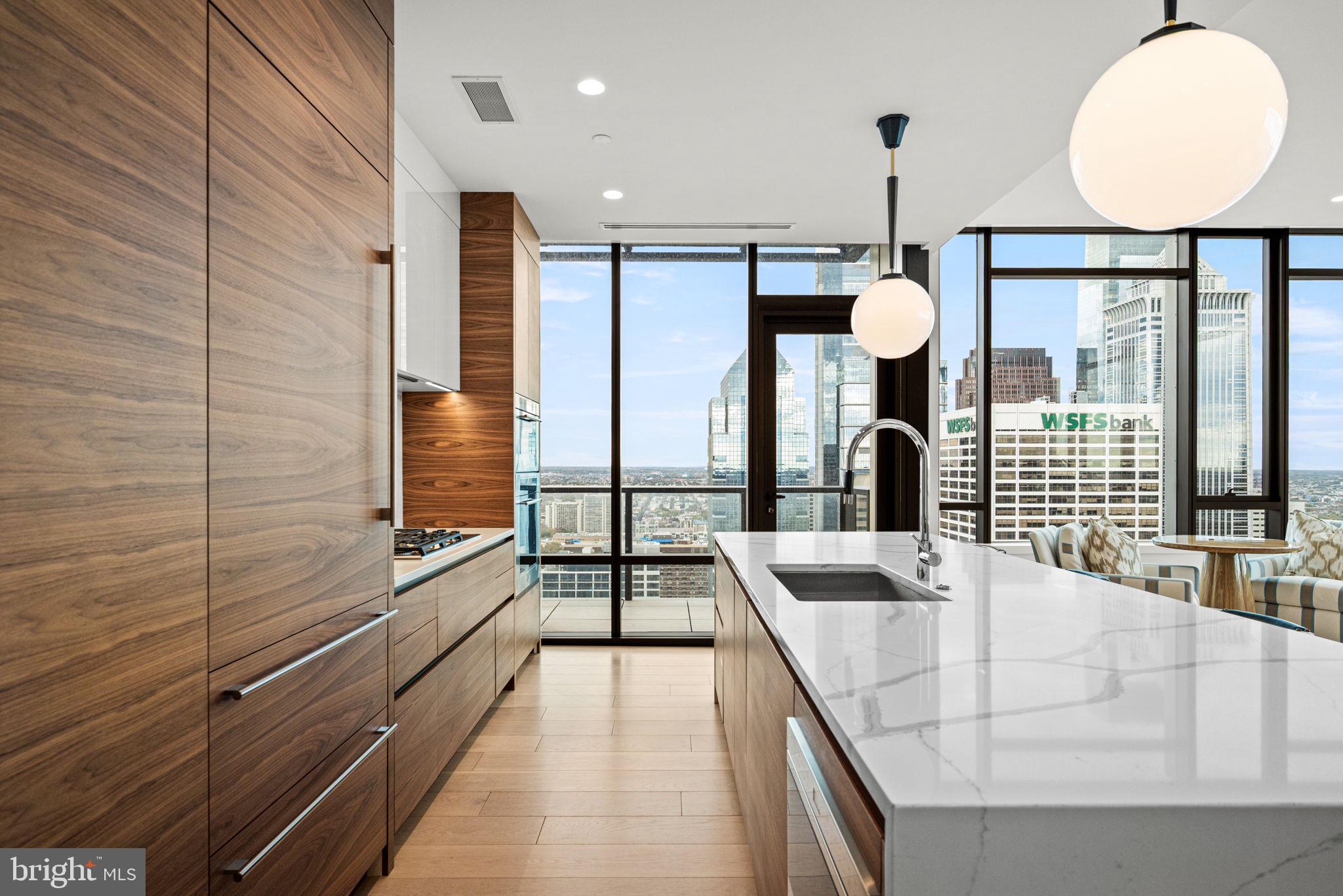 1911 WALNUT RESIDENCE 3804