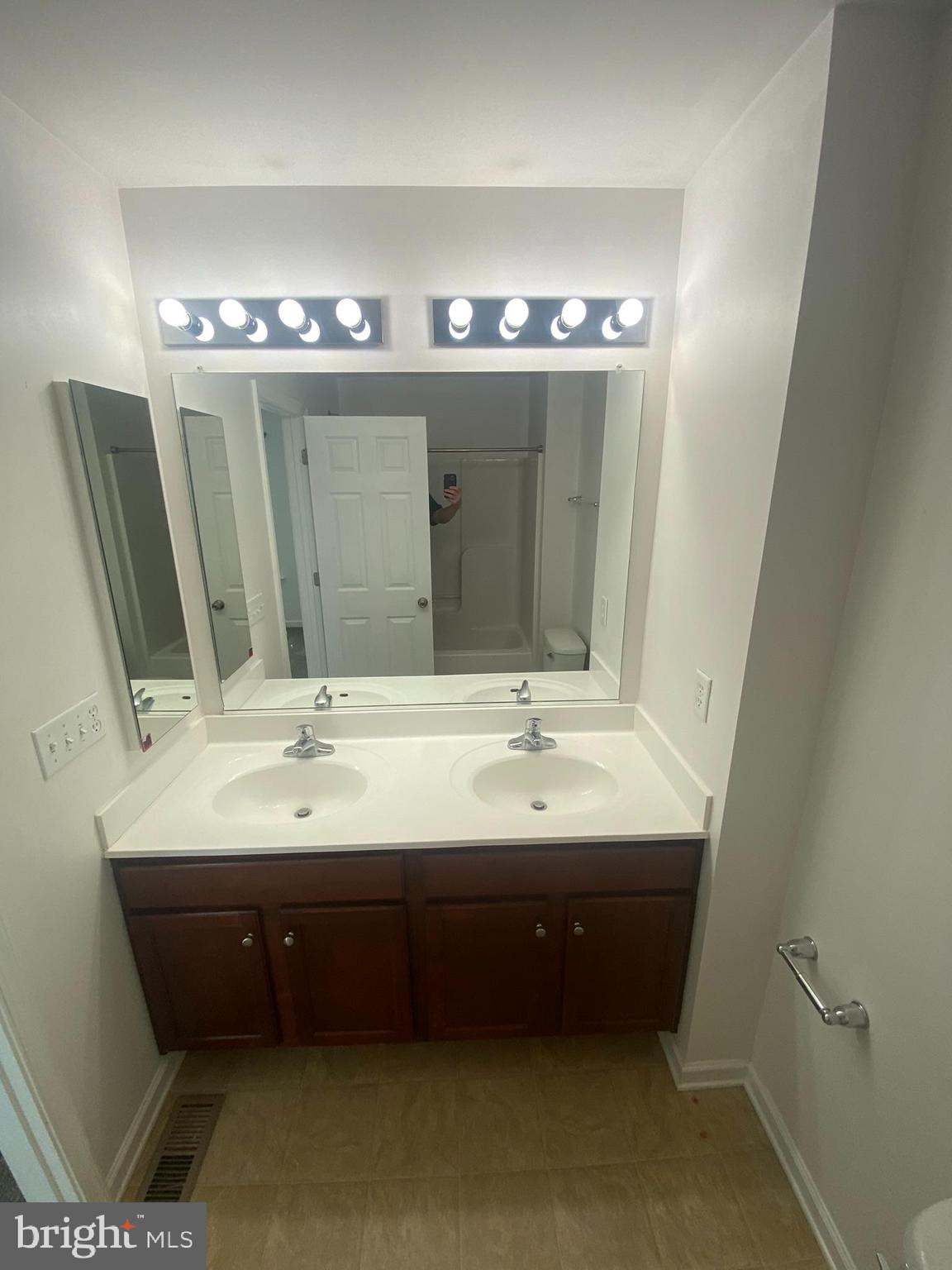 PRENTISS POINT - Residential Lease