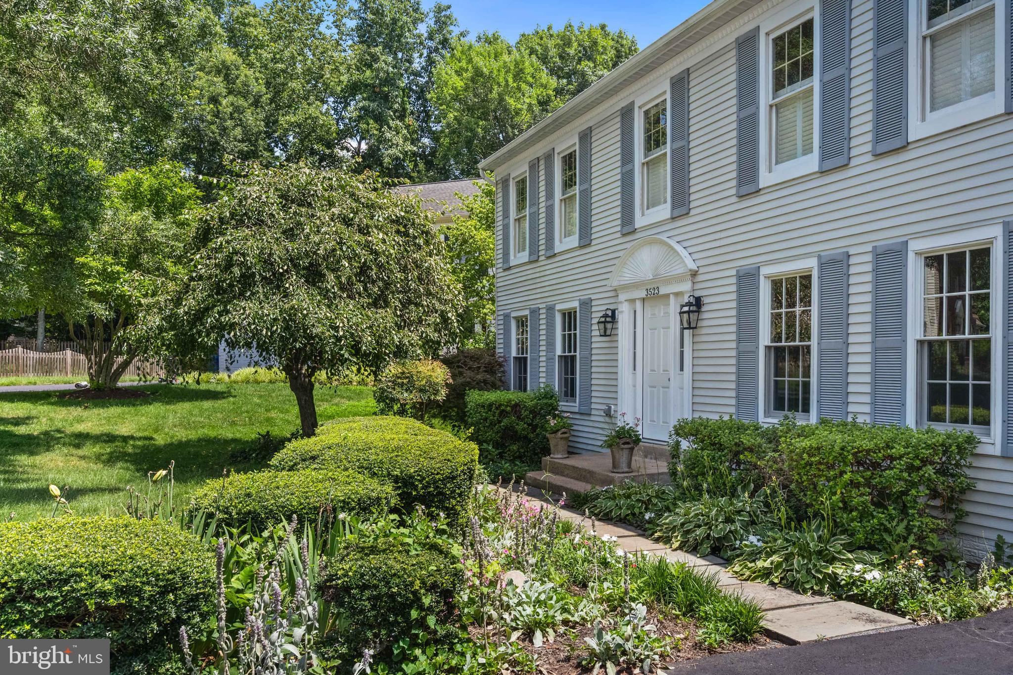 3523 MAJESTIC PINE LANE