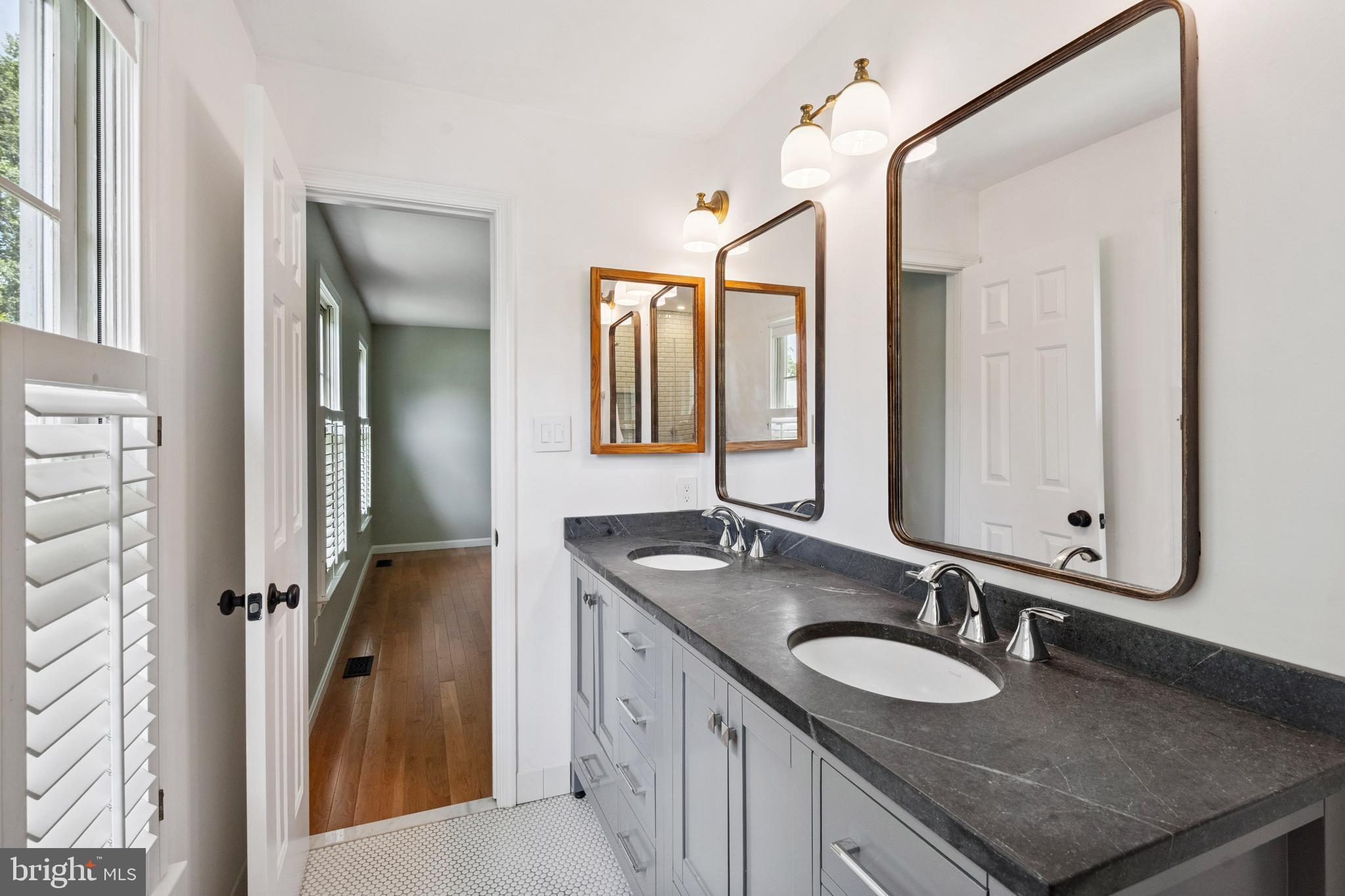 FRANKLIN GLEN - Residential