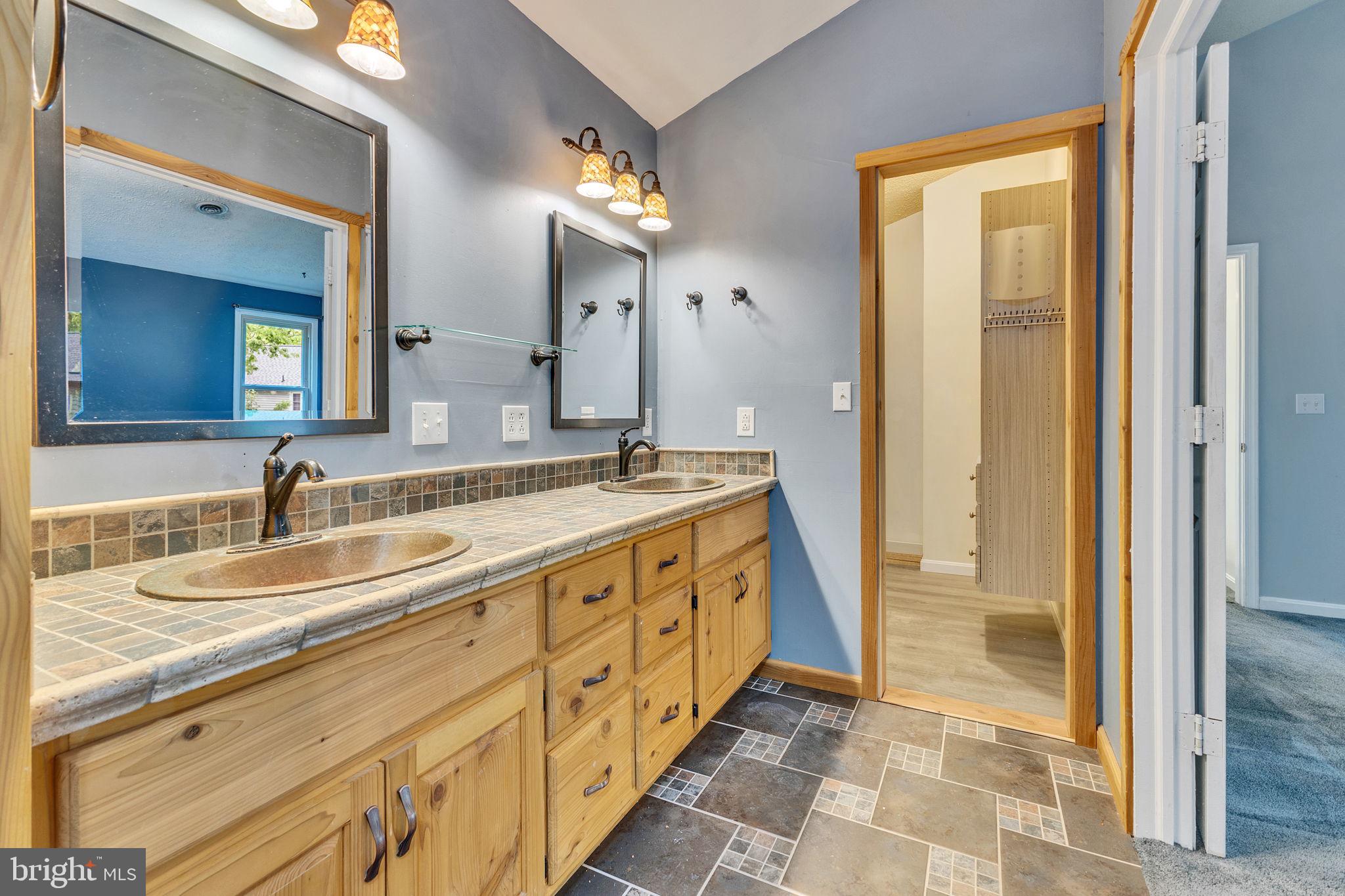 HERITAGE OAKS - Residential