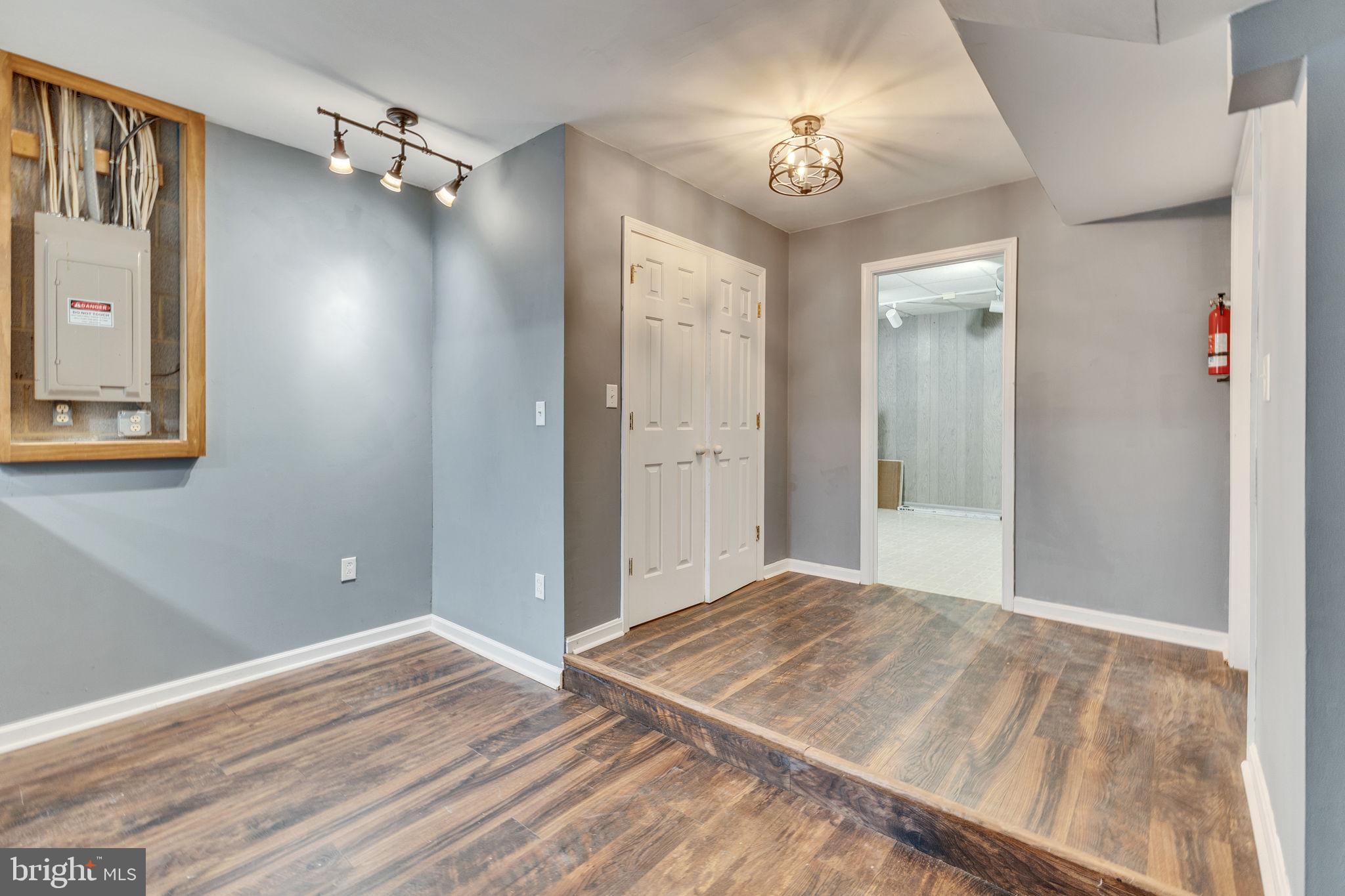 HERITAGE OAKS - Residential