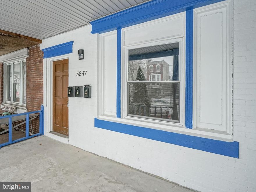 Fully occupied triplex that has been fully renovated in 2022.  Perfect for a new owner occupant! Three (1) bedroom 1 bathroom units in great condition. Rare find in this condition in the area.