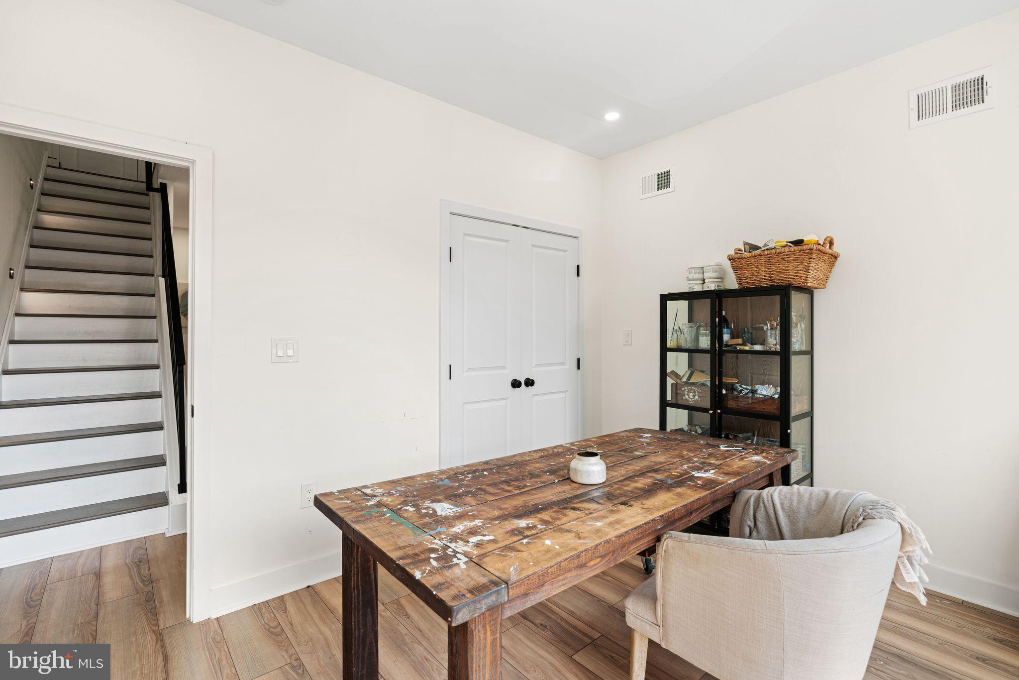 POINT BREEZE - Residential