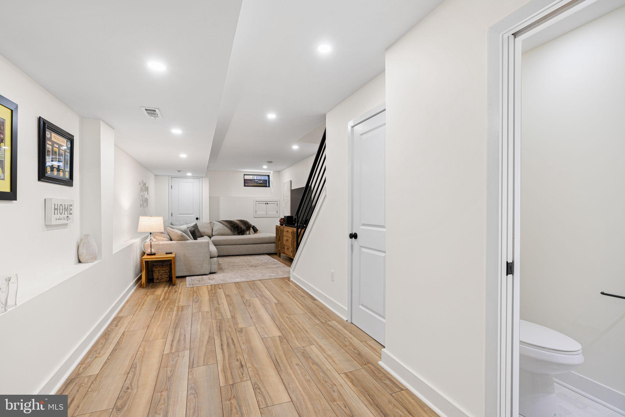 POINT BREEZE - Residential