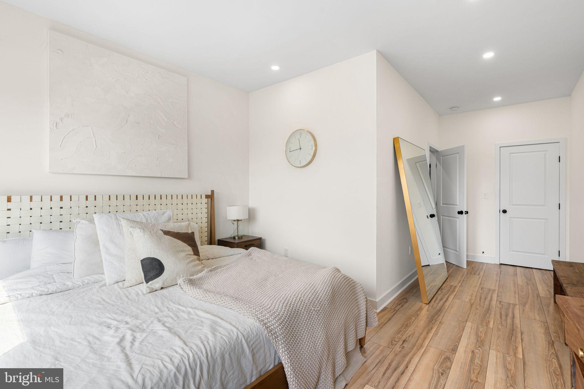 POINT BREEZE - Residential