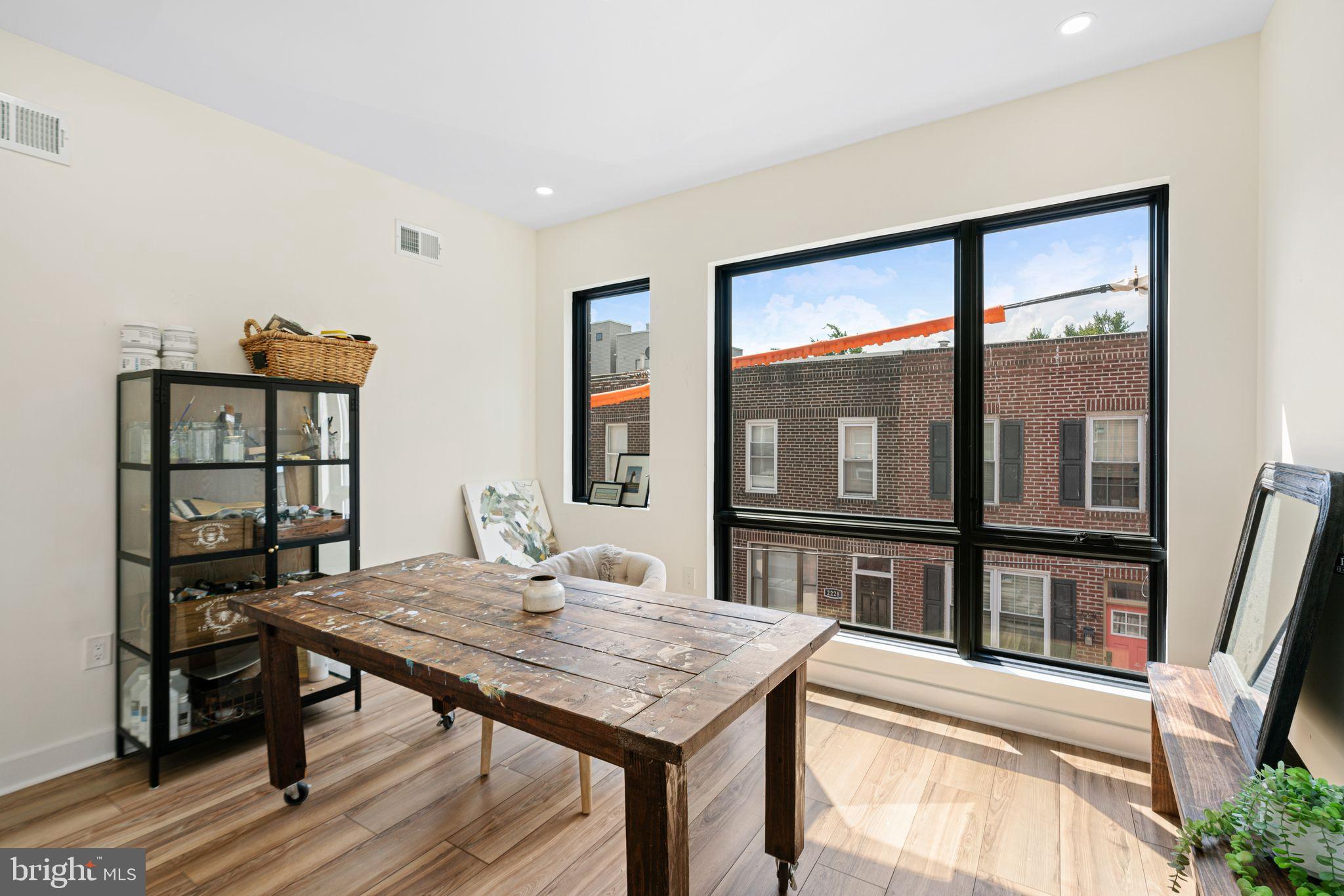 POINT BREEZE - Residential