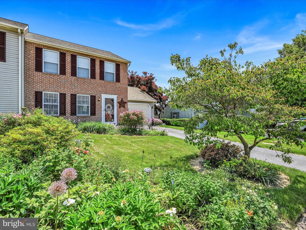 Photo of 139 Chelmsford Drive, Marietta, PA 17547 (MLS # PALA2051566)