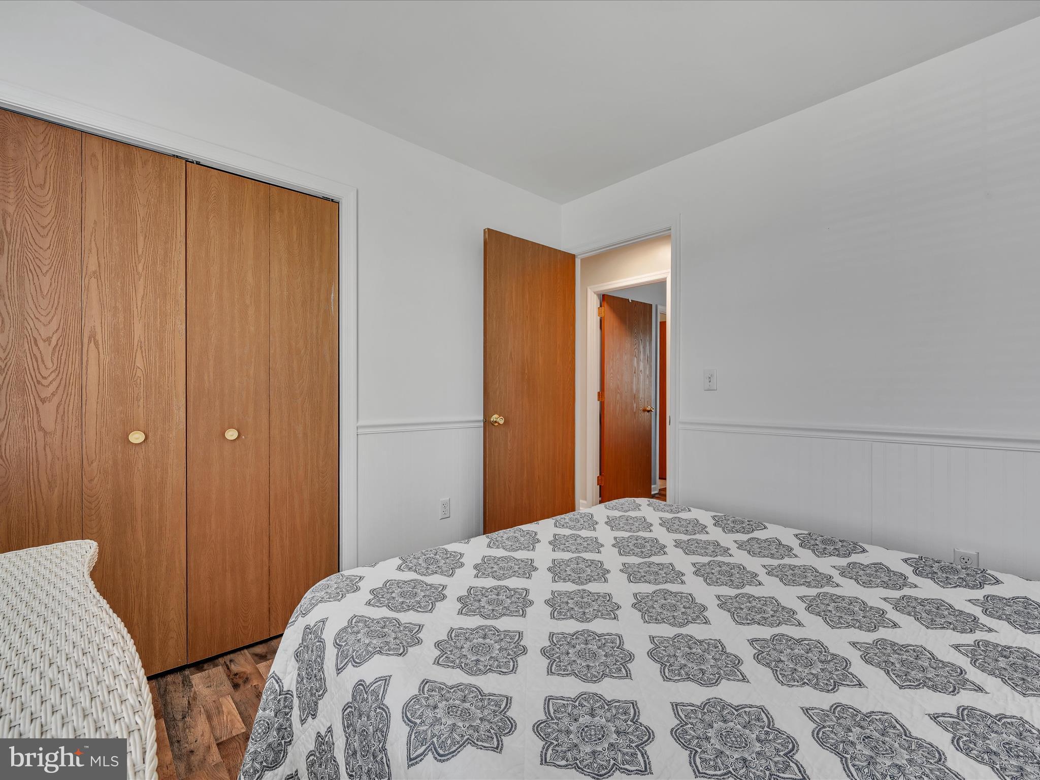 VILLAGE SQUARE MAYTOWN - Residential