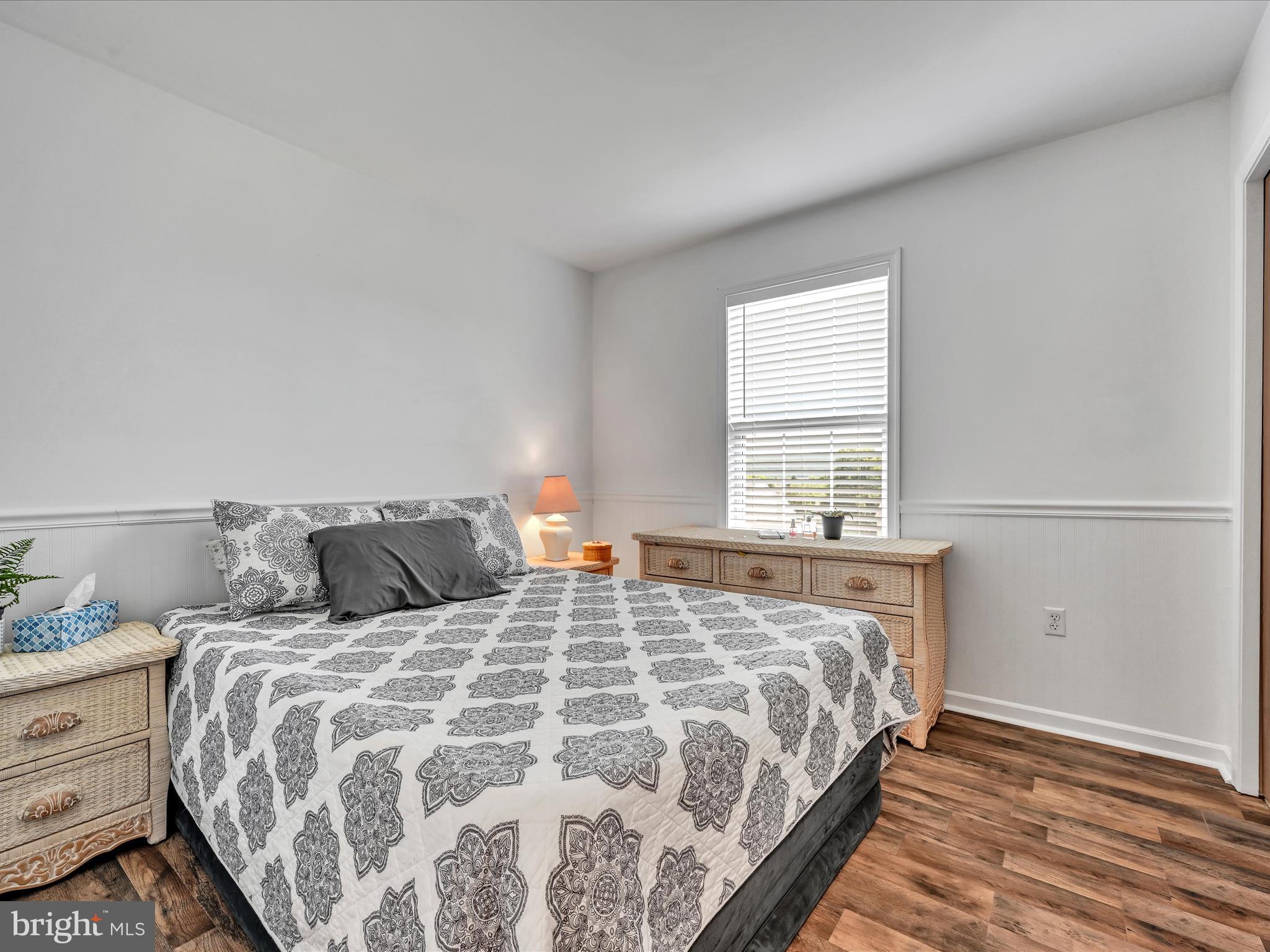 VILLAGE SQUARE MAYTOWN - Residential