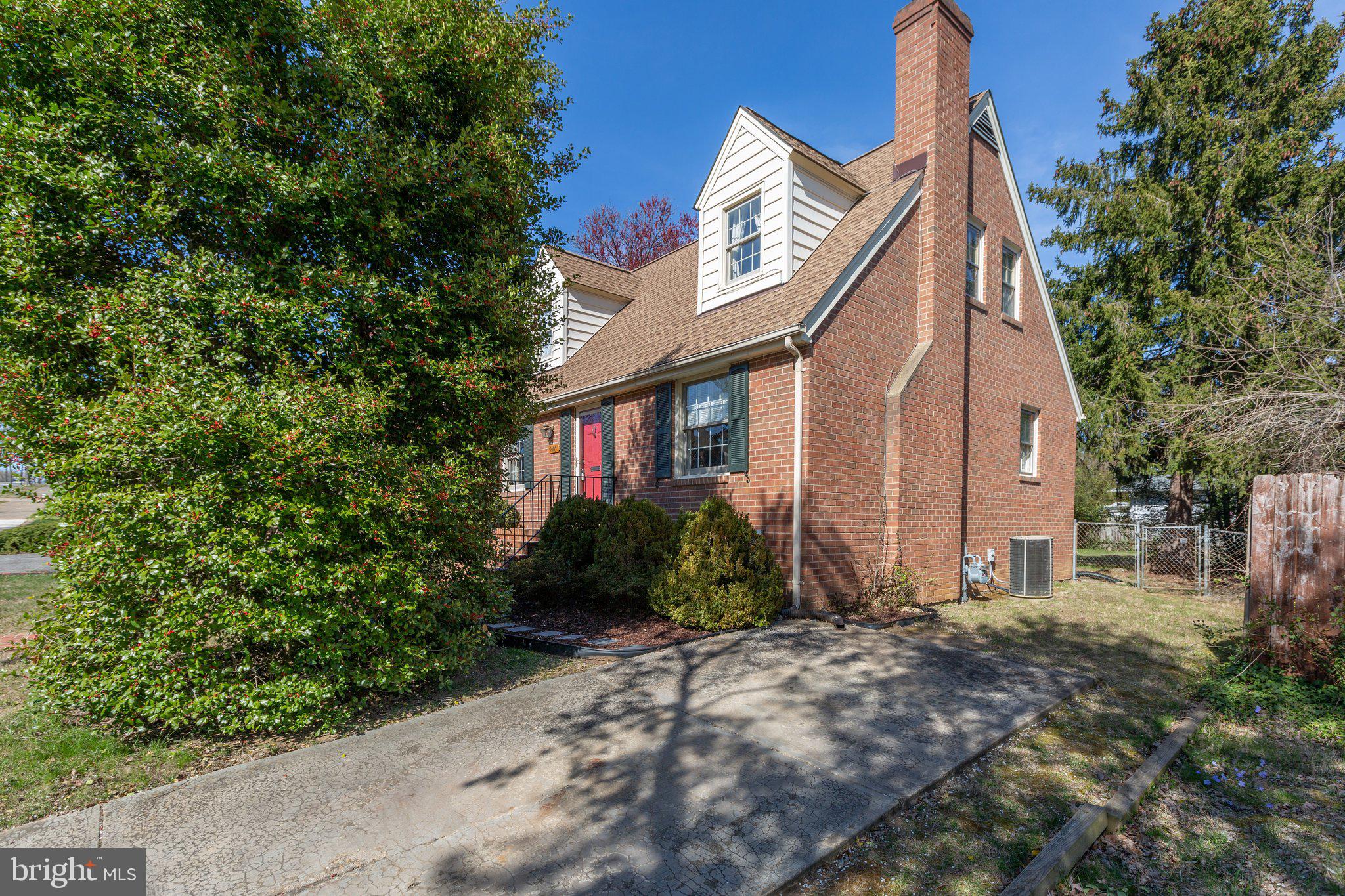 COLLEGE HEIGHTS - Residential