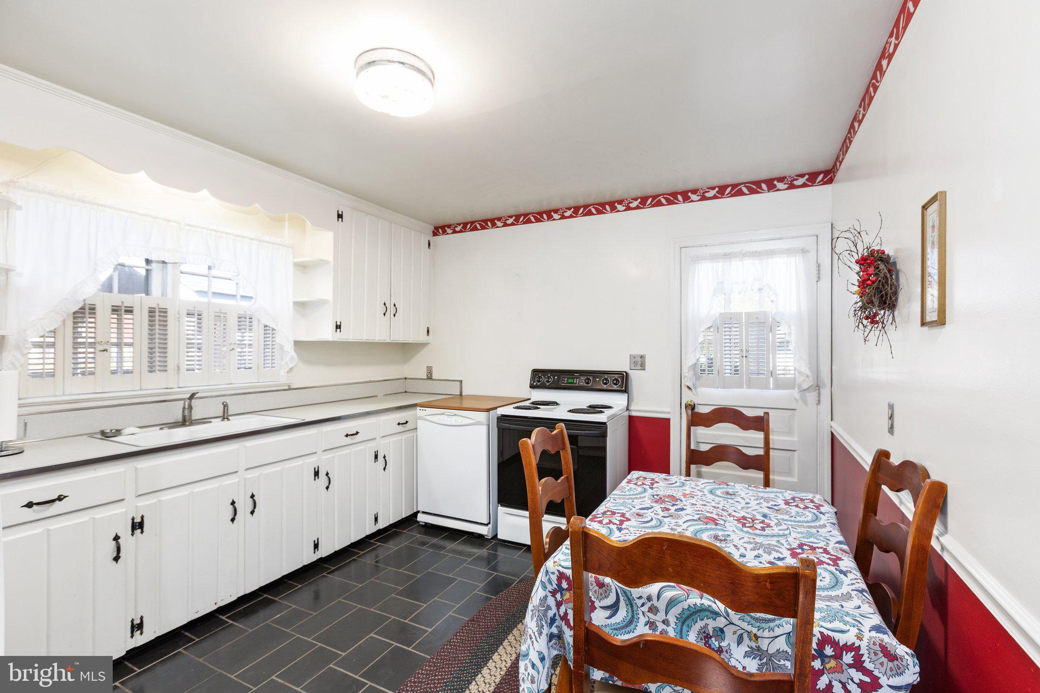 COLLEGE HEIGHTS - Residential