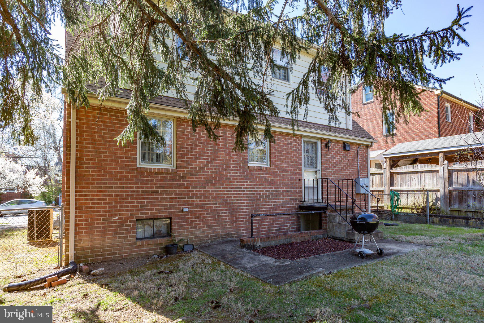 COLLEGE HEIGHTS - Residential