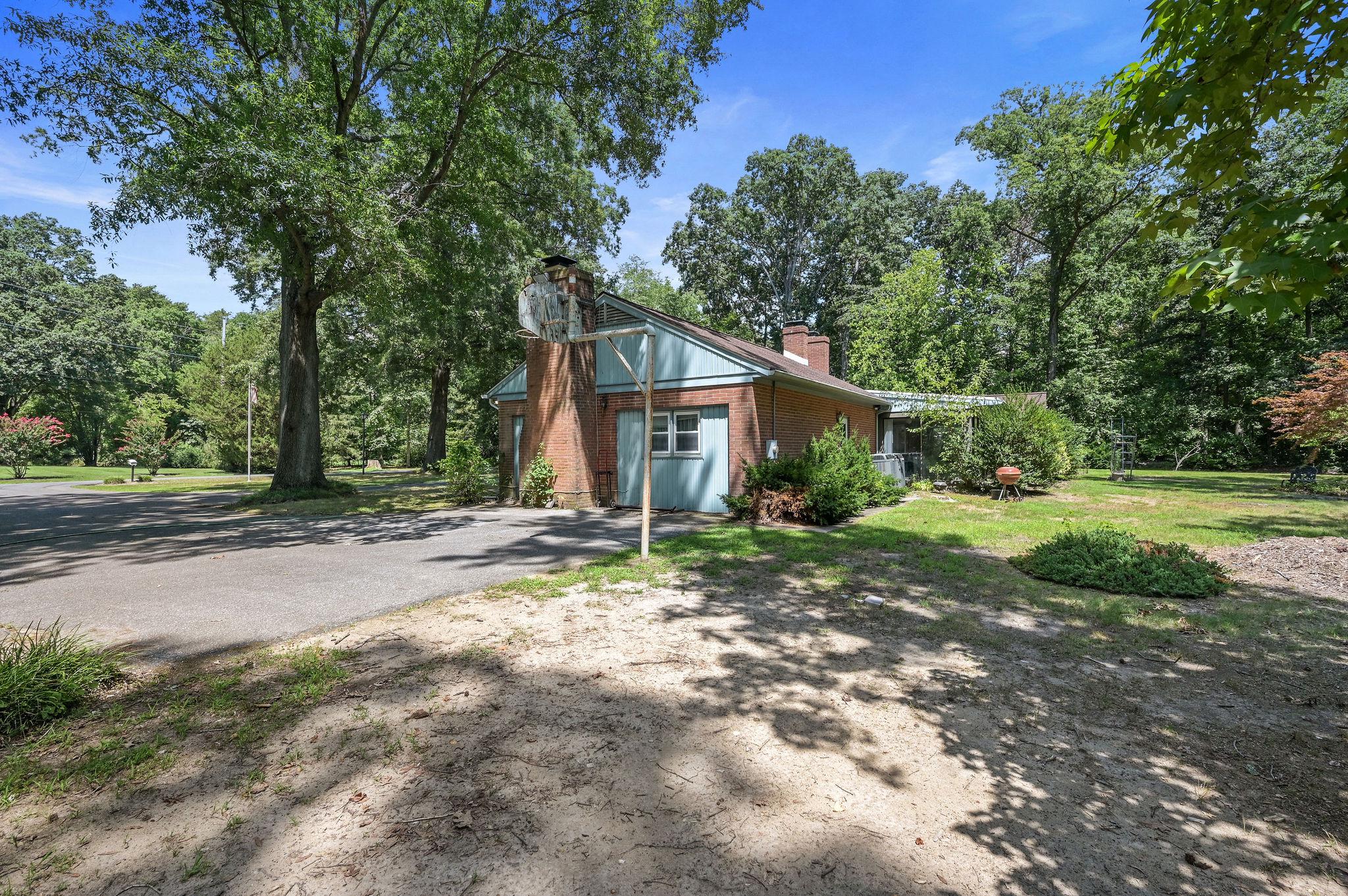 112 FOX HALL