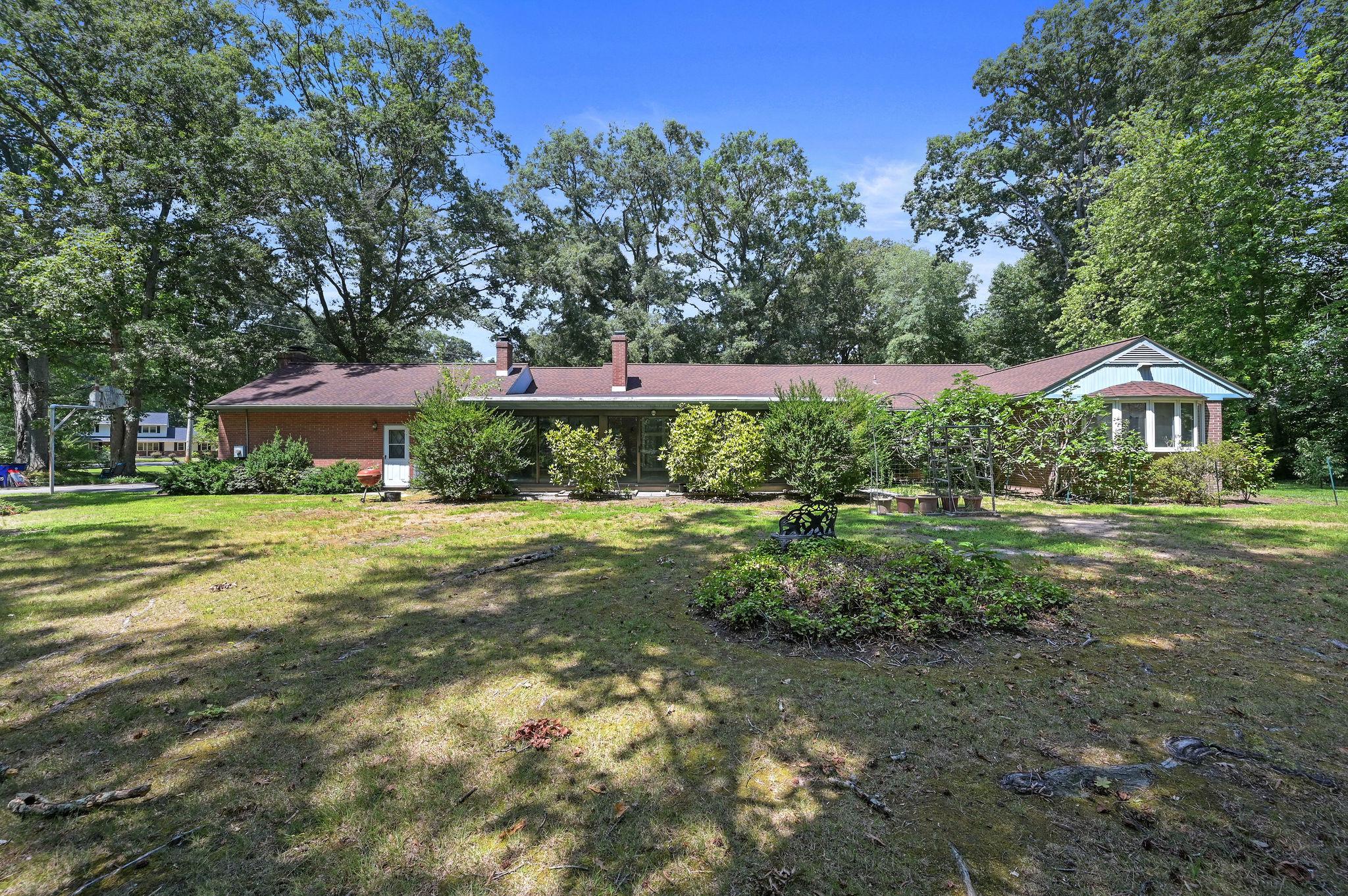 112 FOX HALL