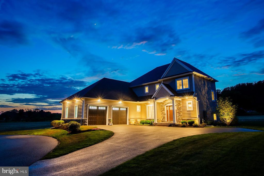 Photo of 425 E Delp Road, LANCASTER, PA 17601 (MLS # PALA2088150)