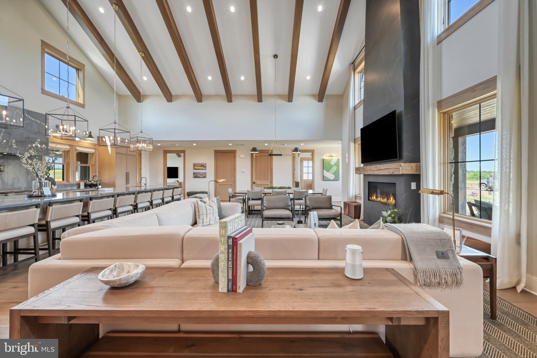 1007 ALISTER LOOP