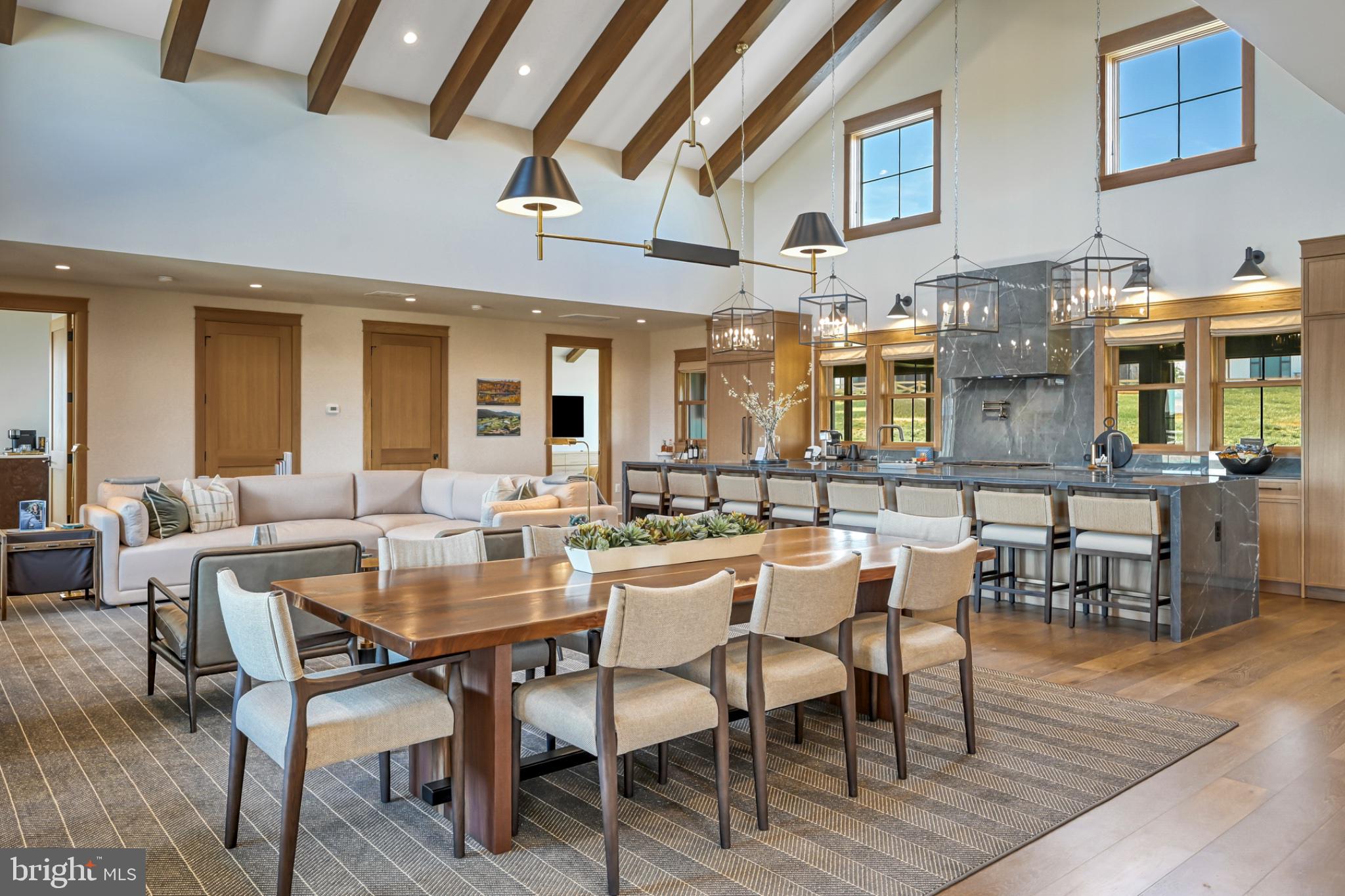 1007 ALISTER LOOP