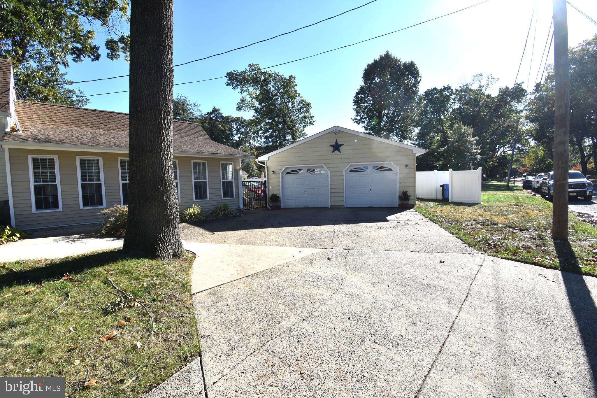 1122 S FAIRVIEW STREET