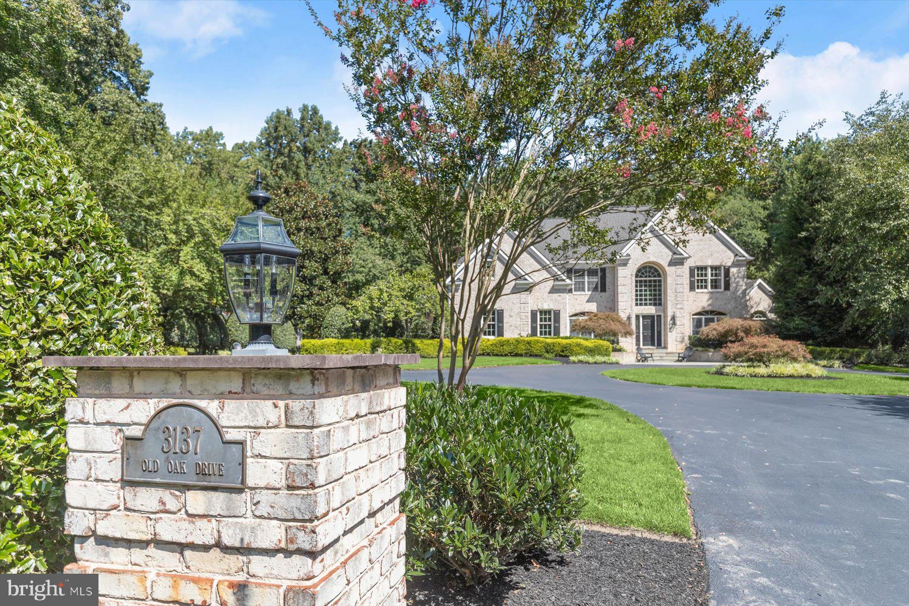 3137 OLD OAK DRIVE