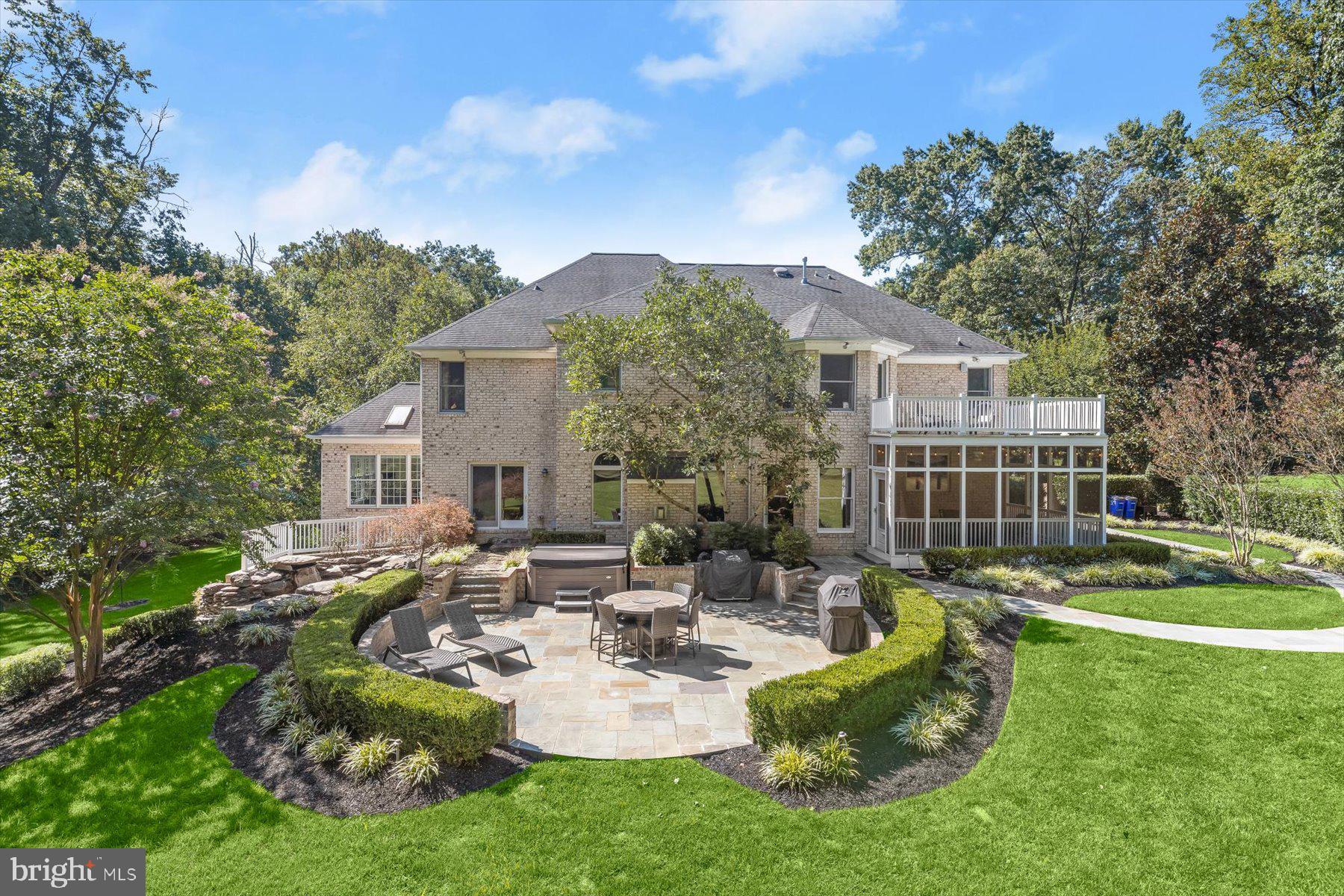 3137 OLD OAK DRIVE