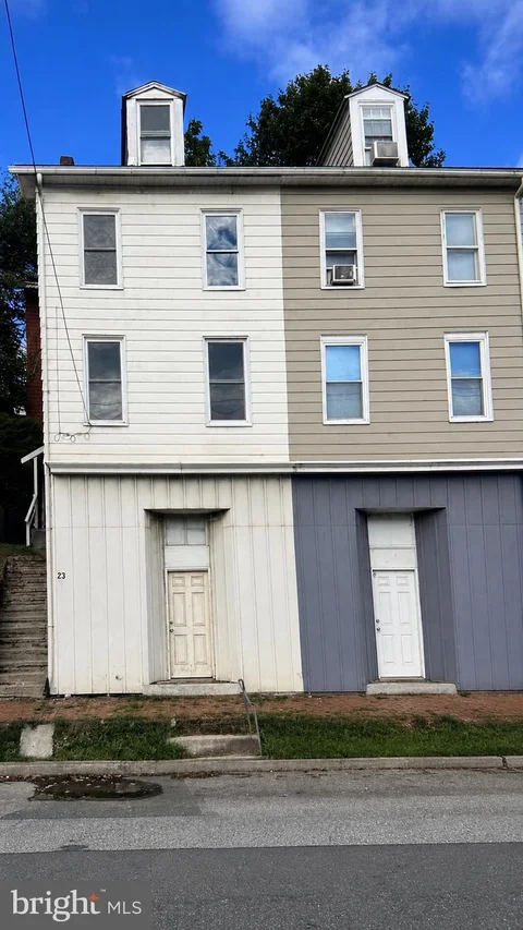 MLS: PADA2061854