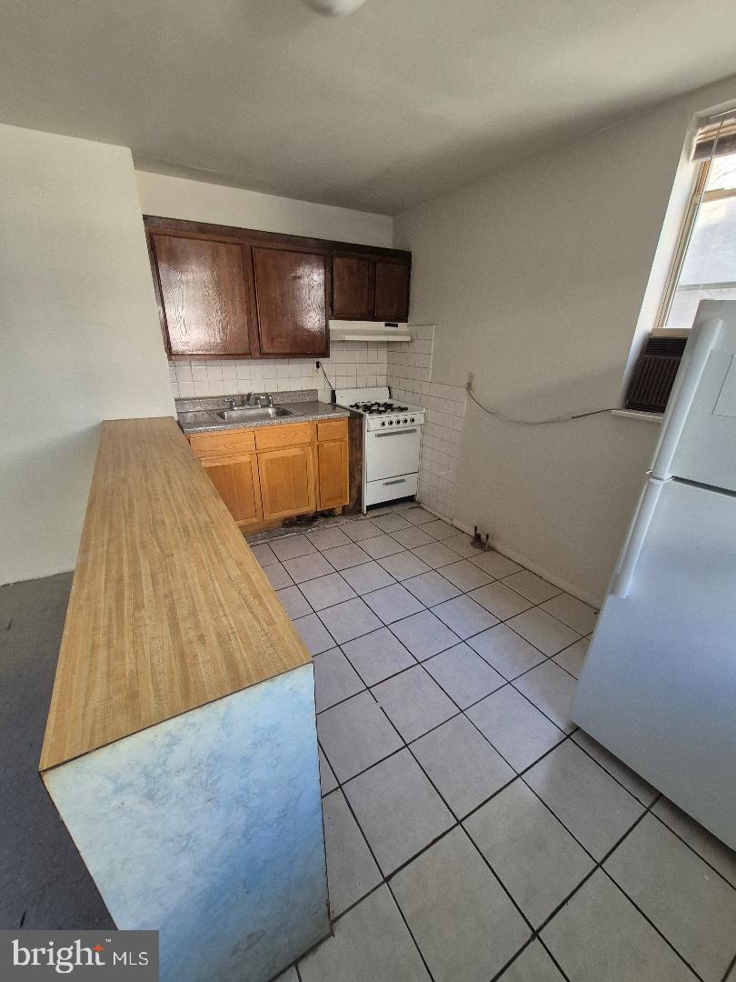 PASSYUNK SQUARE - Residential Income