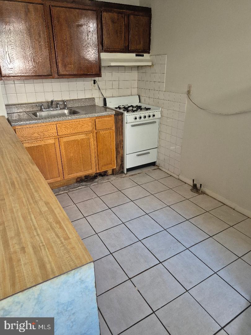 PASSYUNK SQUARE - Residential Income