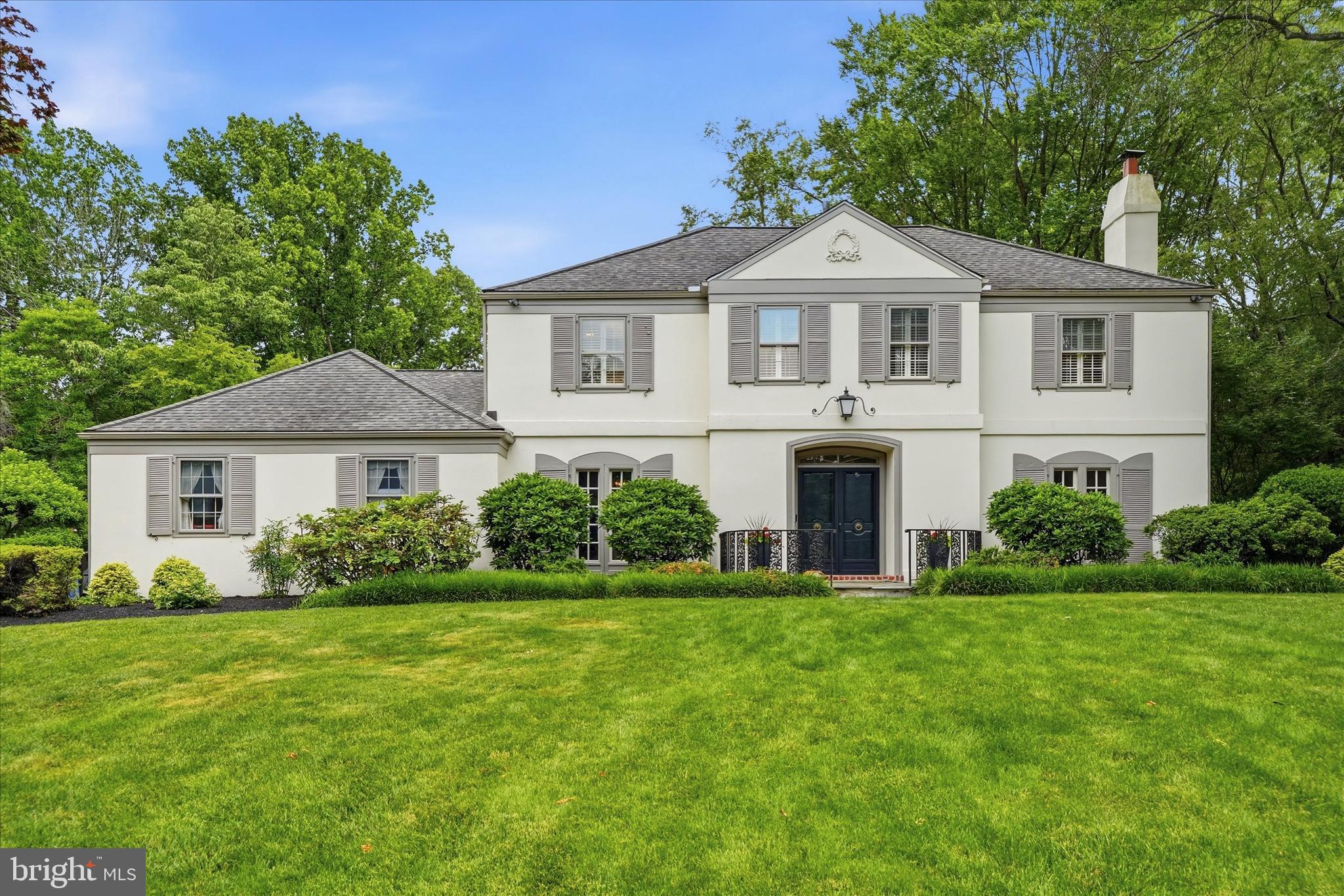 736 GOVERNOR CIRCLE