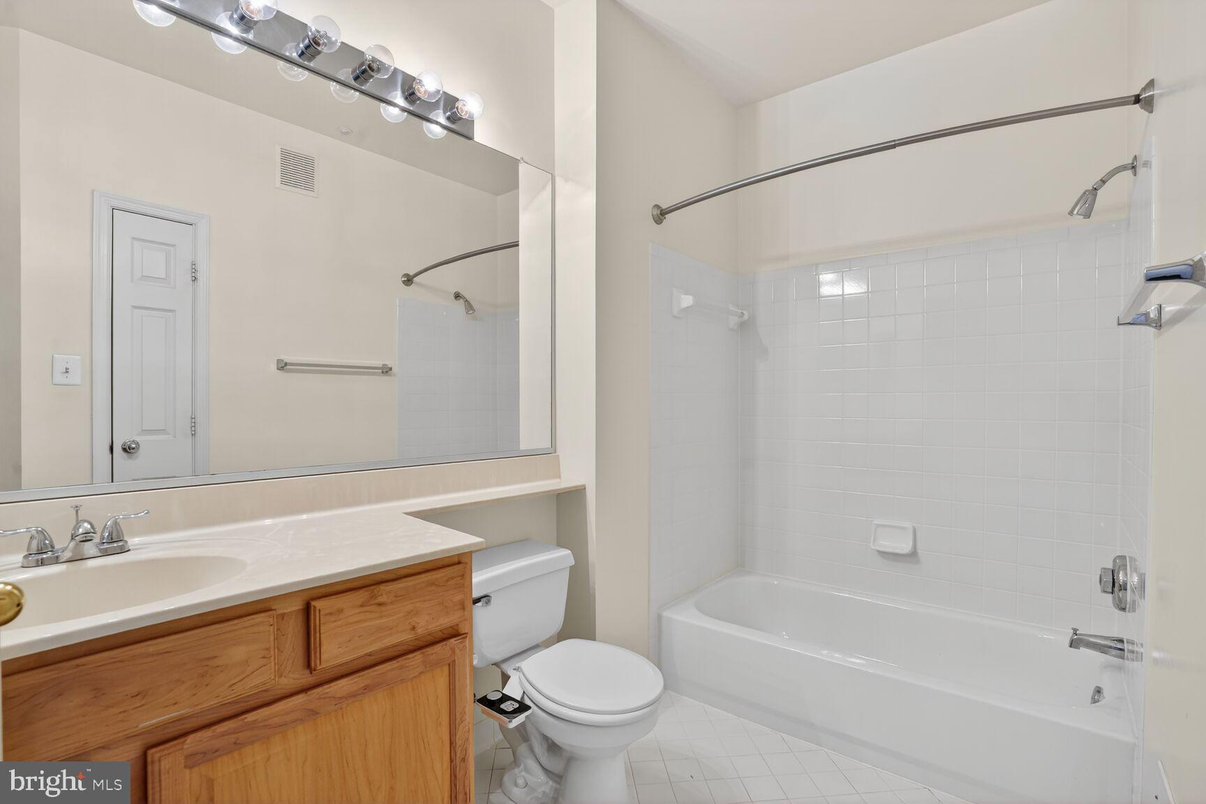 RANDOM HILLS - Residential Lease