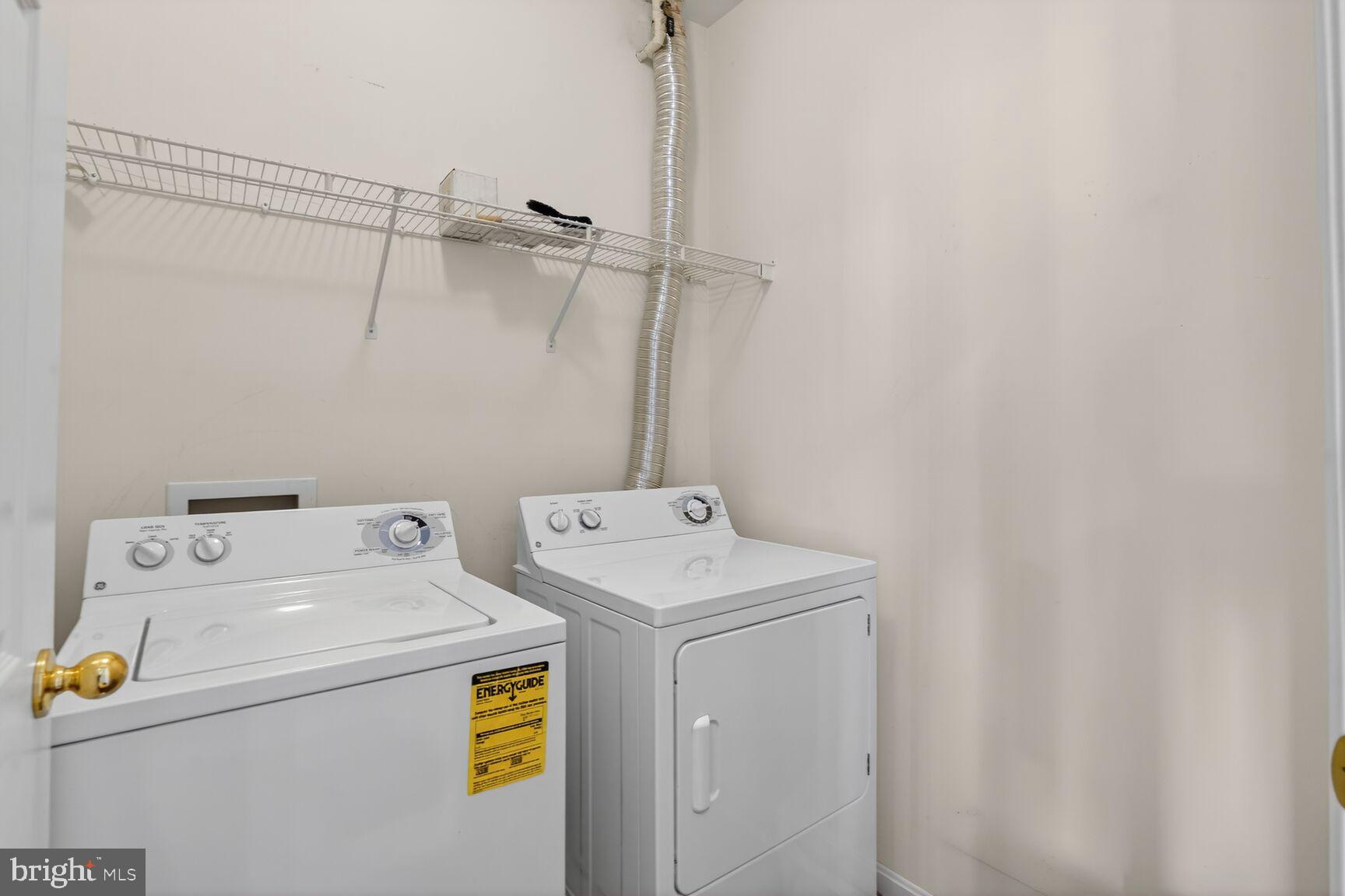 RANDOM HILLS - Residential Lease