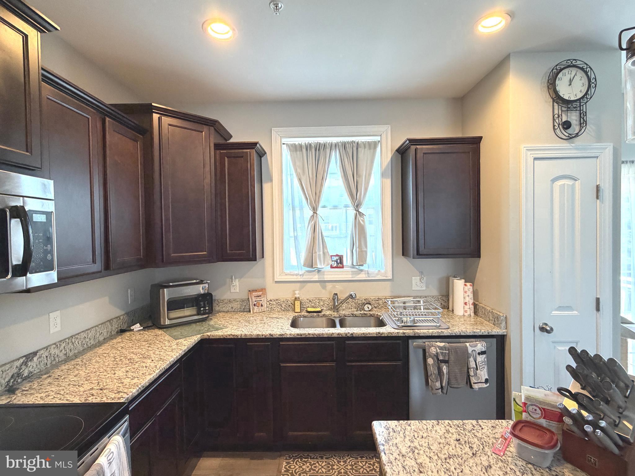 BROOKSIDE TOWNHOMES - Residential
