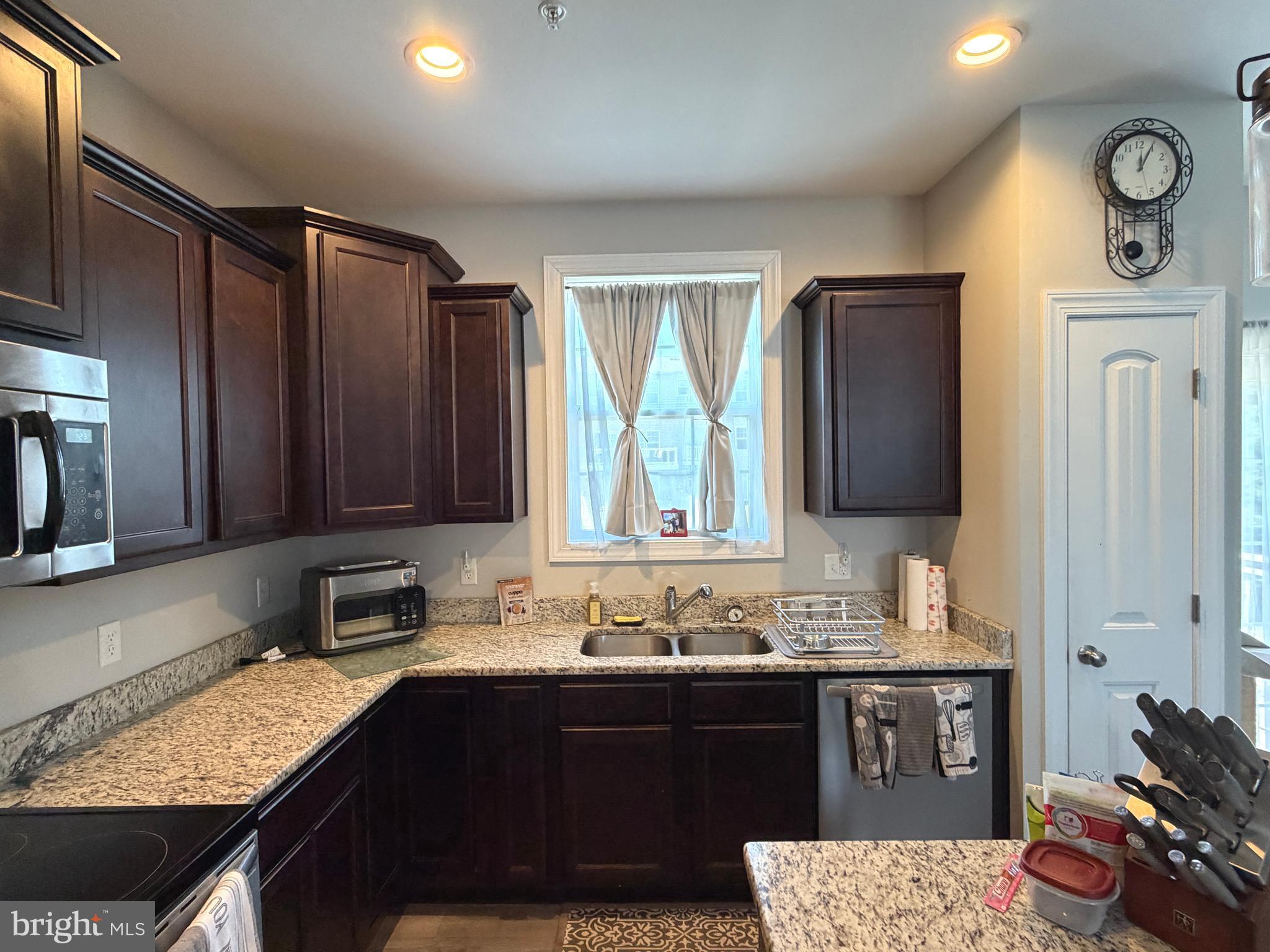 BROOKSIDE TOWNHOMES - Residential