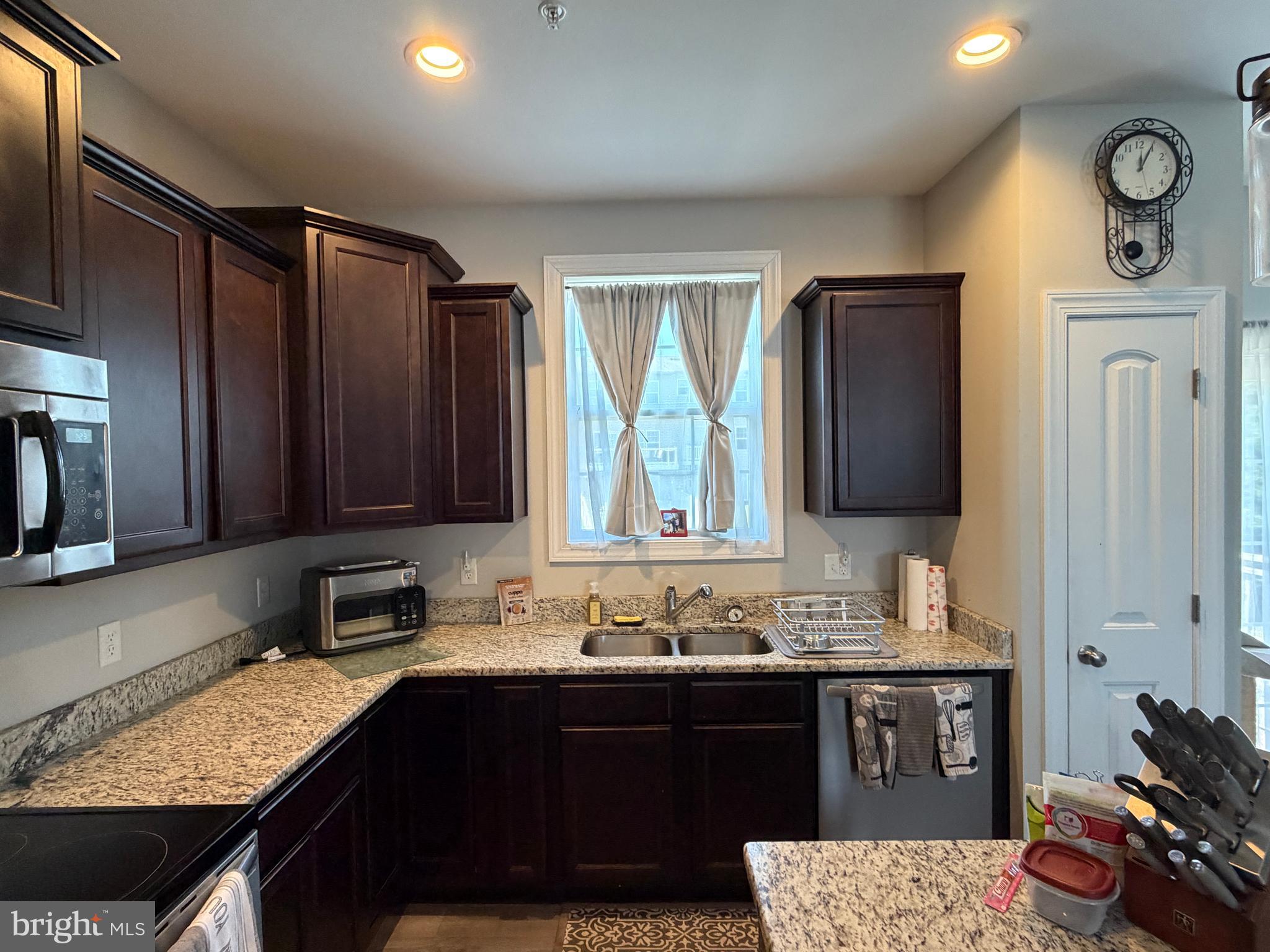 BROOKSIDE TOWNHOMES - Residential