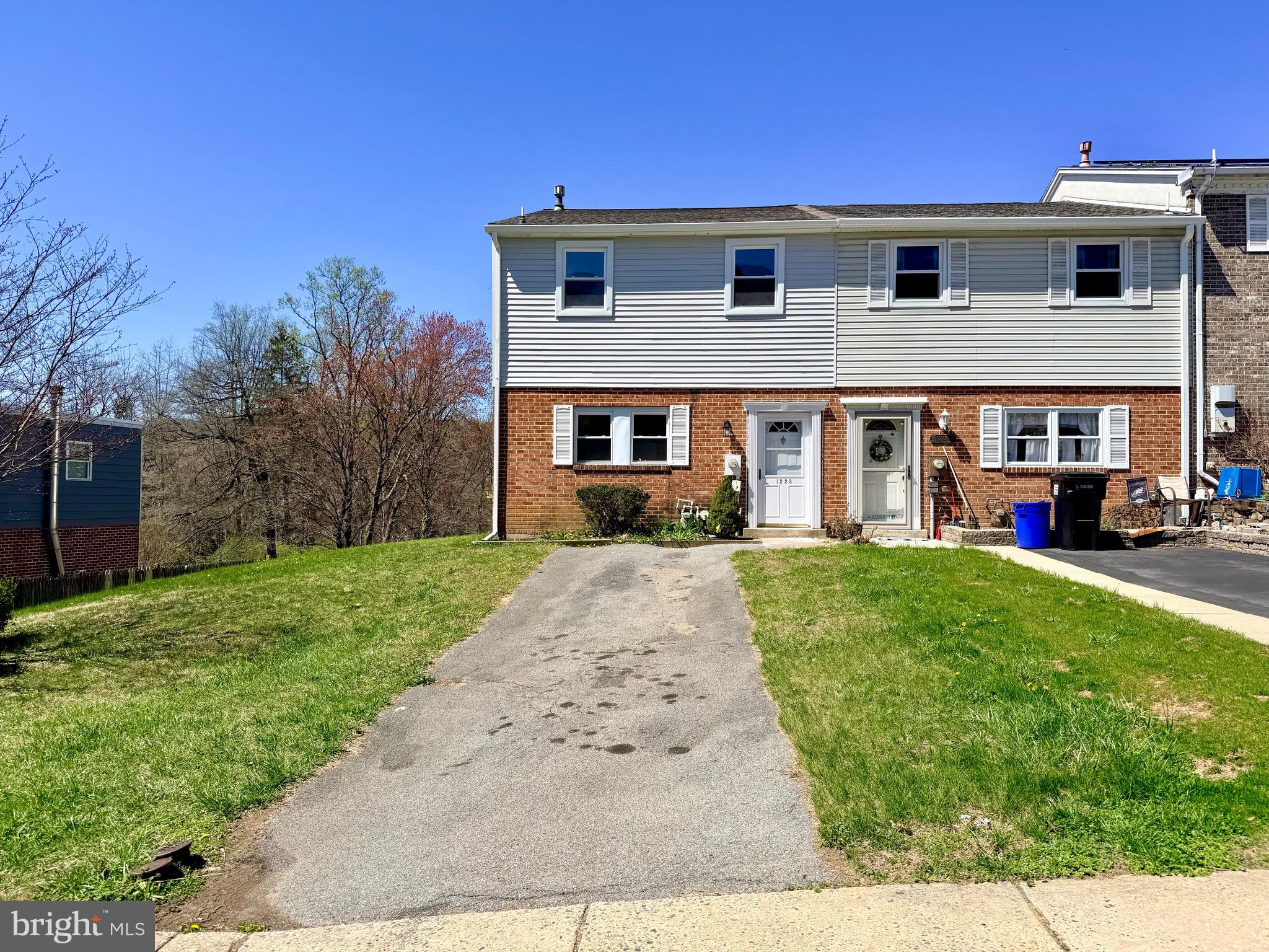 1223 DEER RUN