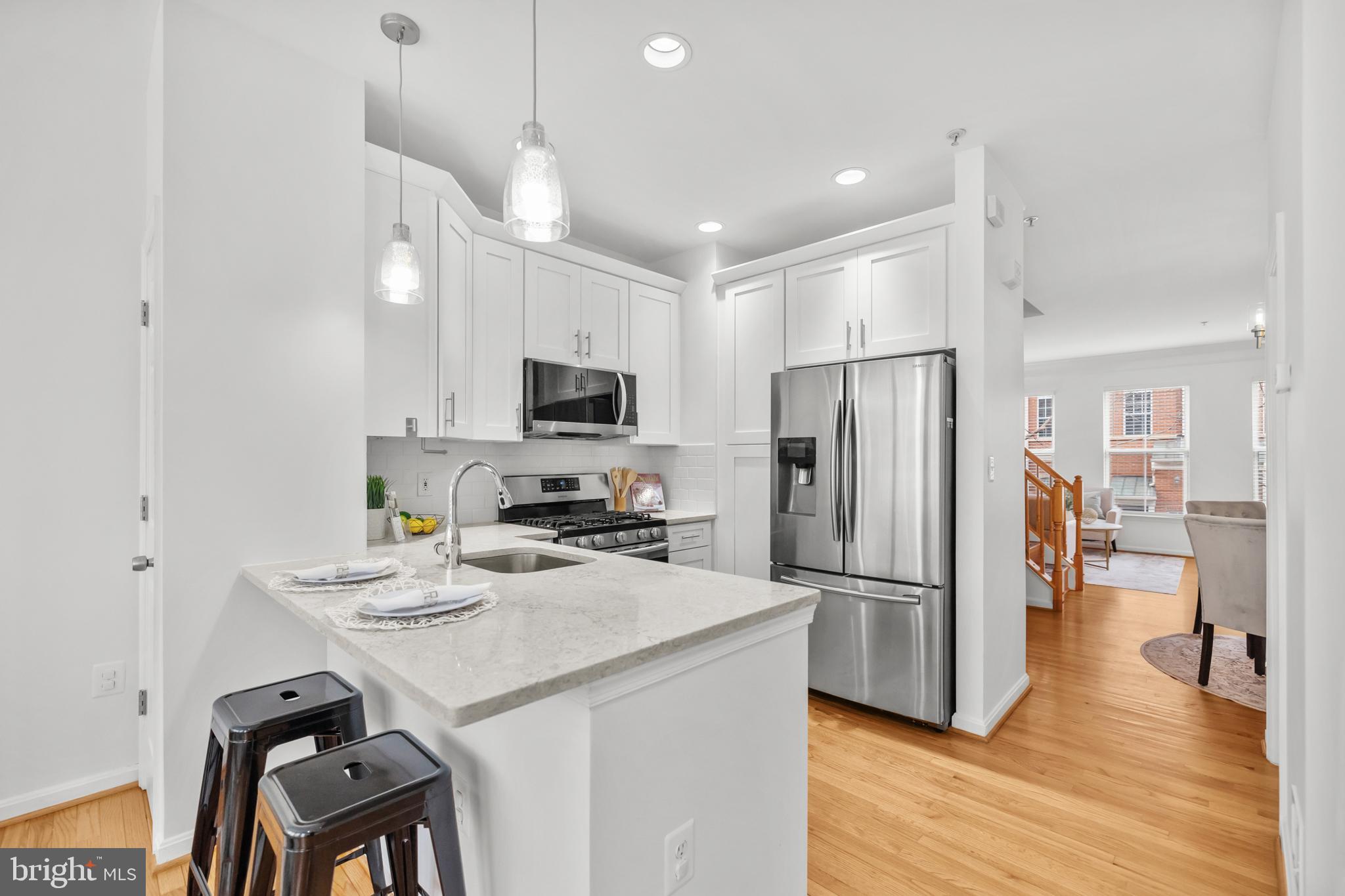 CAMERON STATION - Residential