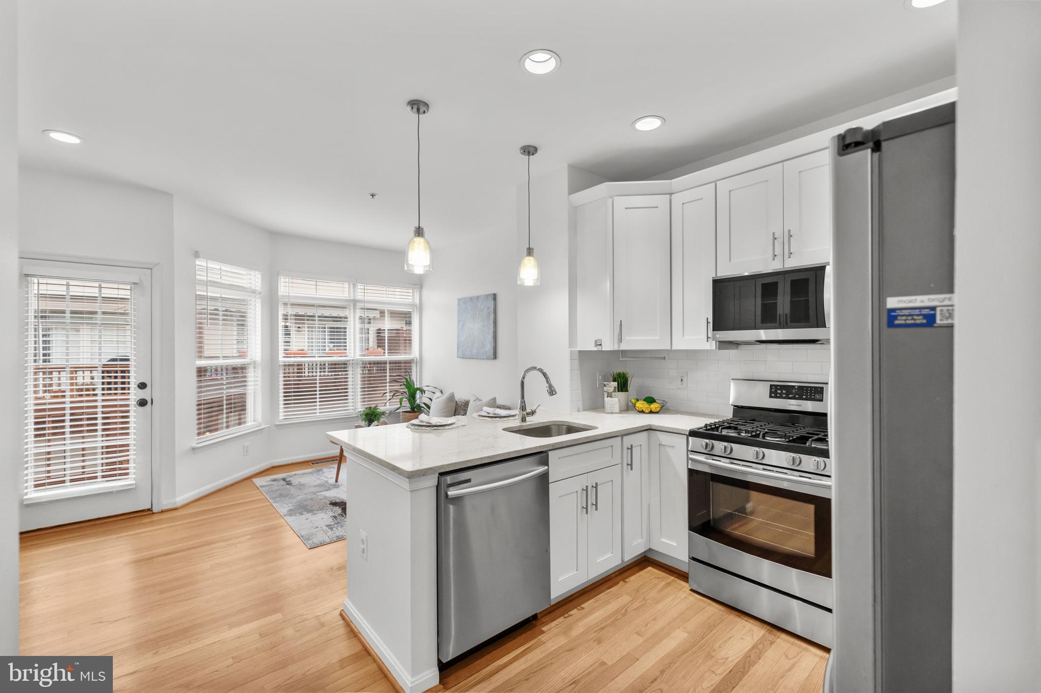 CAMERON STATION - Residential